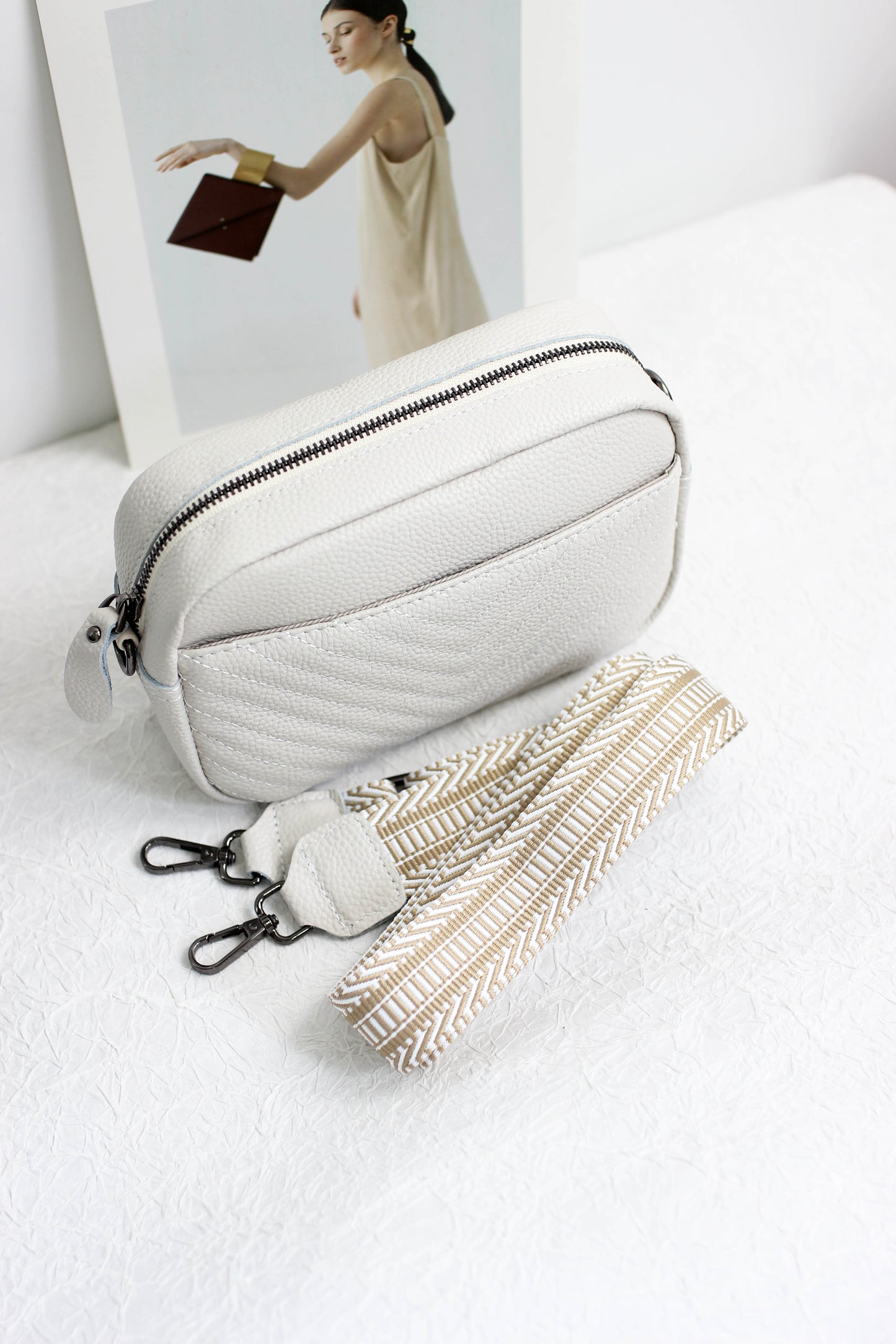 A2405BW57344 - EVERYDAY PLEASURES QUILTED LEATHER HANDBAG