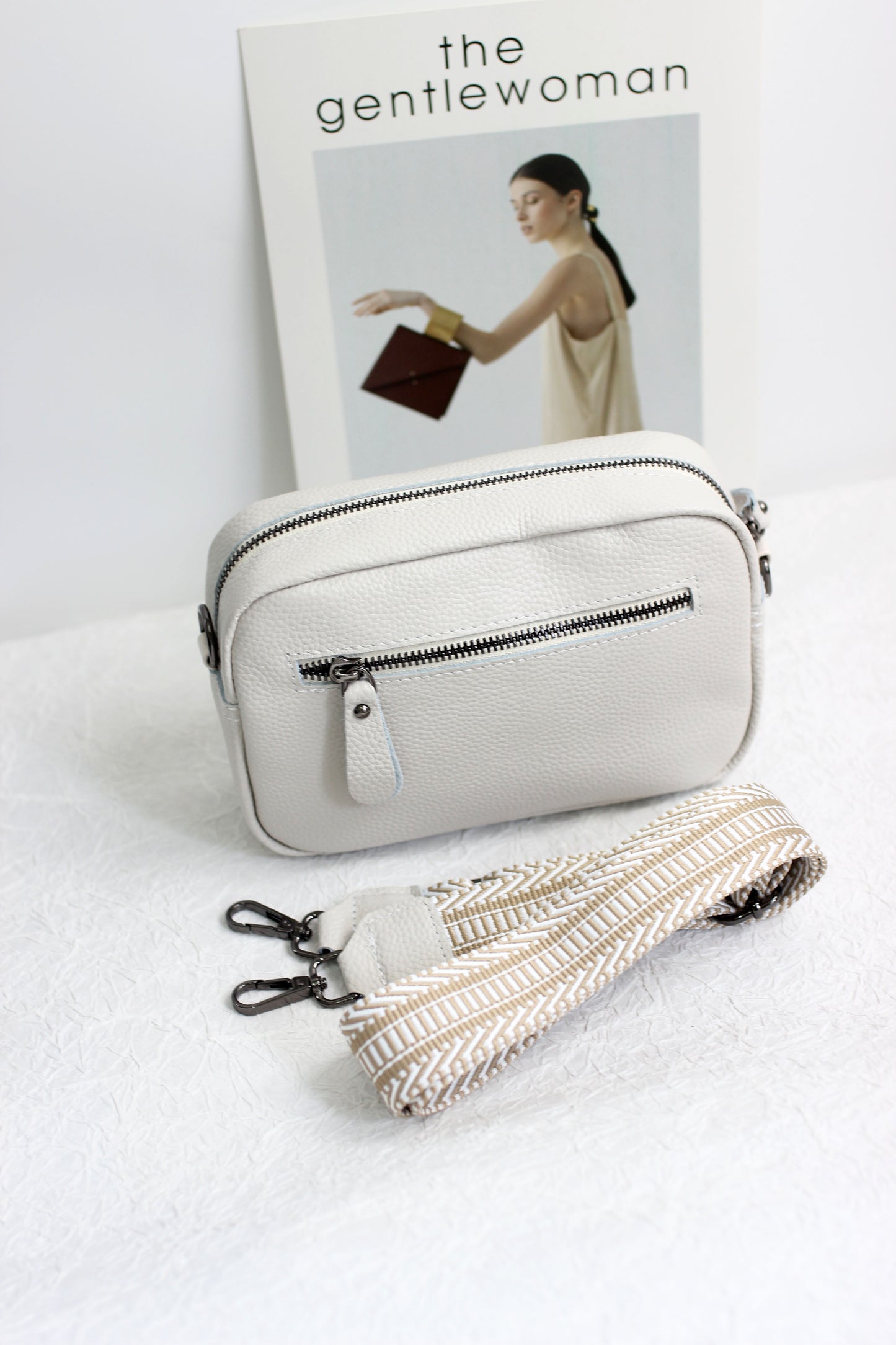 A2405BW57344 - EVERYDAY PLEASURES QUILTED LEATHER HANDBAG