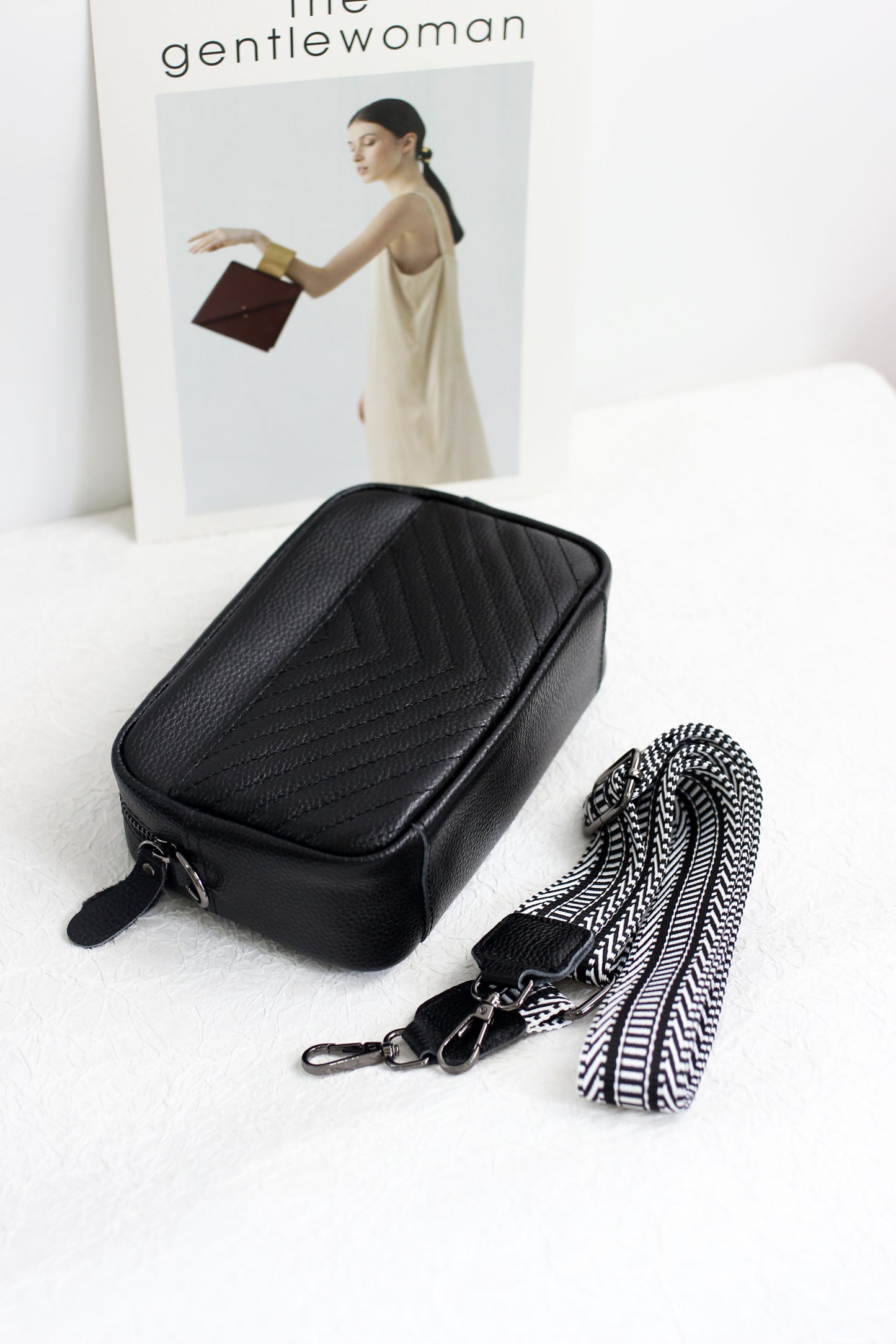 A2405BW57344 - EVERYDAY PLEASURES QUILTED LEATHER HANDBAG