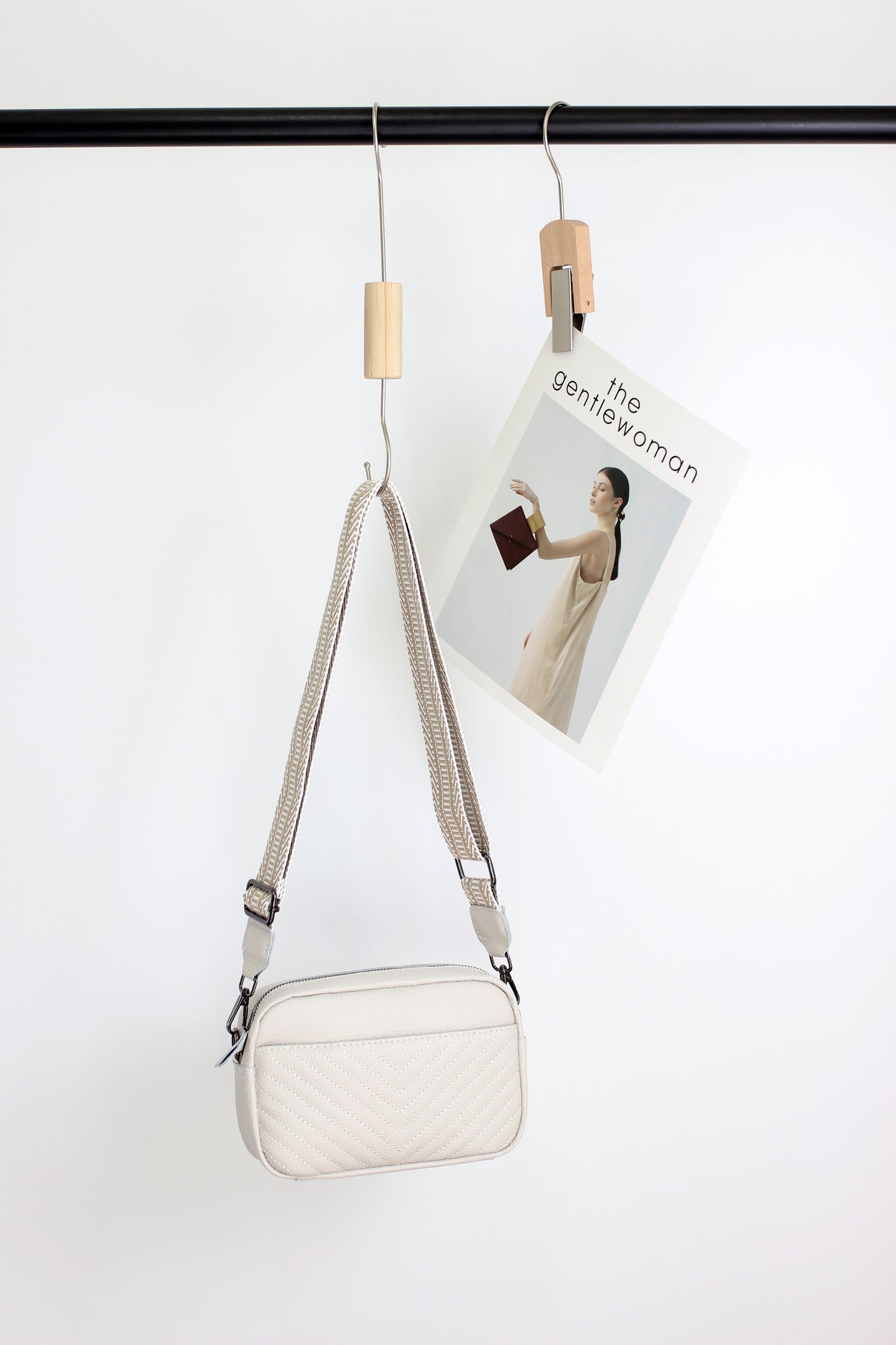 A2405BW57344 - EVERYDAY PLEASURES QUILTED LEATHER HANDBAG