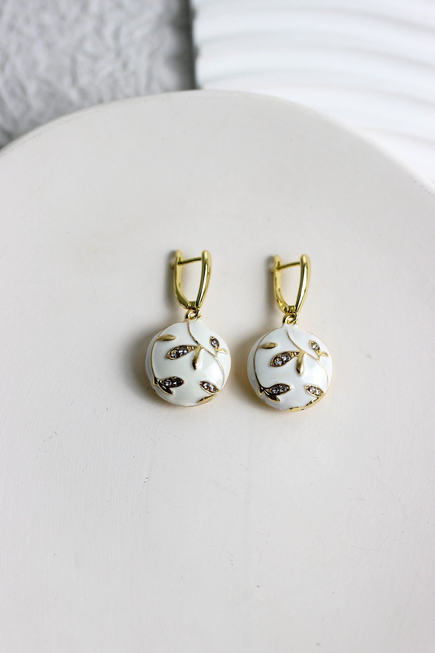 A2406HEM27836 - Enchanted Vine Enamel Drop Earrings