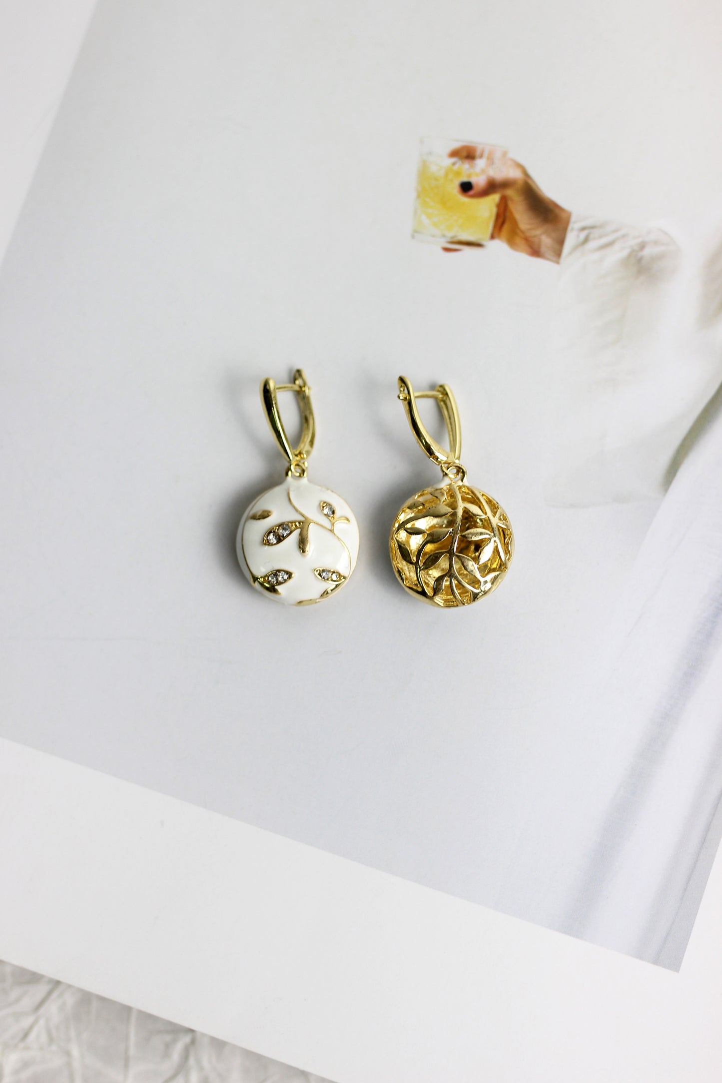 A2406HEM27836 - Enchanted Vine Enamel Drop Earrings