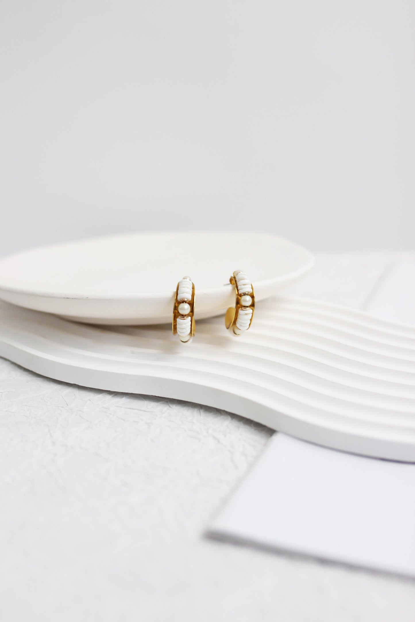 A2407WWZL51435 - Classic Pearl Hoop Earrings