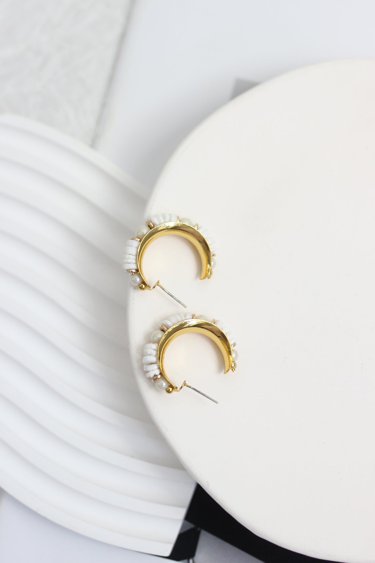 A2407WWZL51435 - Classic Pearl Hoop Earrings