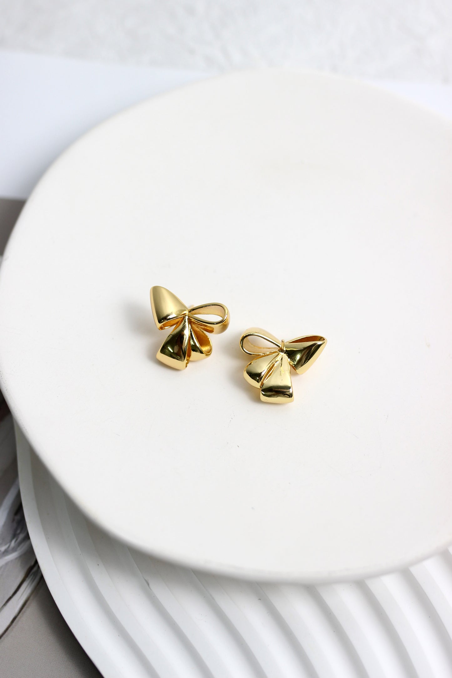 A2407XL74885 - GOLDEN BOW STUD EARRINGS
