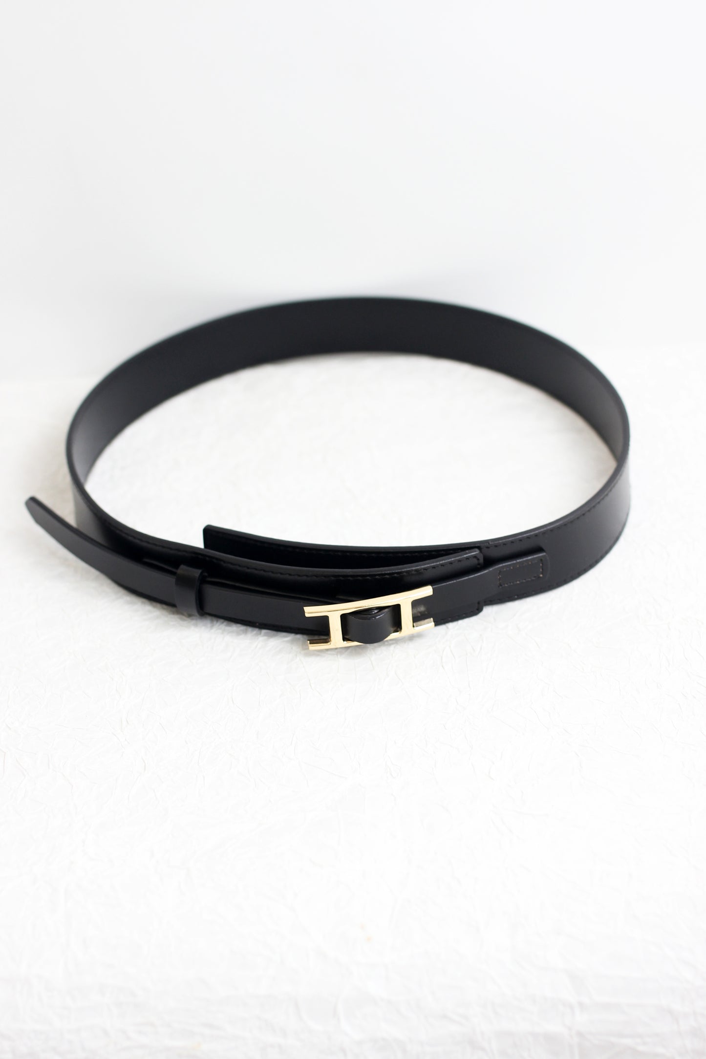 A2408DJN49988 - Classic Leather Belt with Statement Buckle