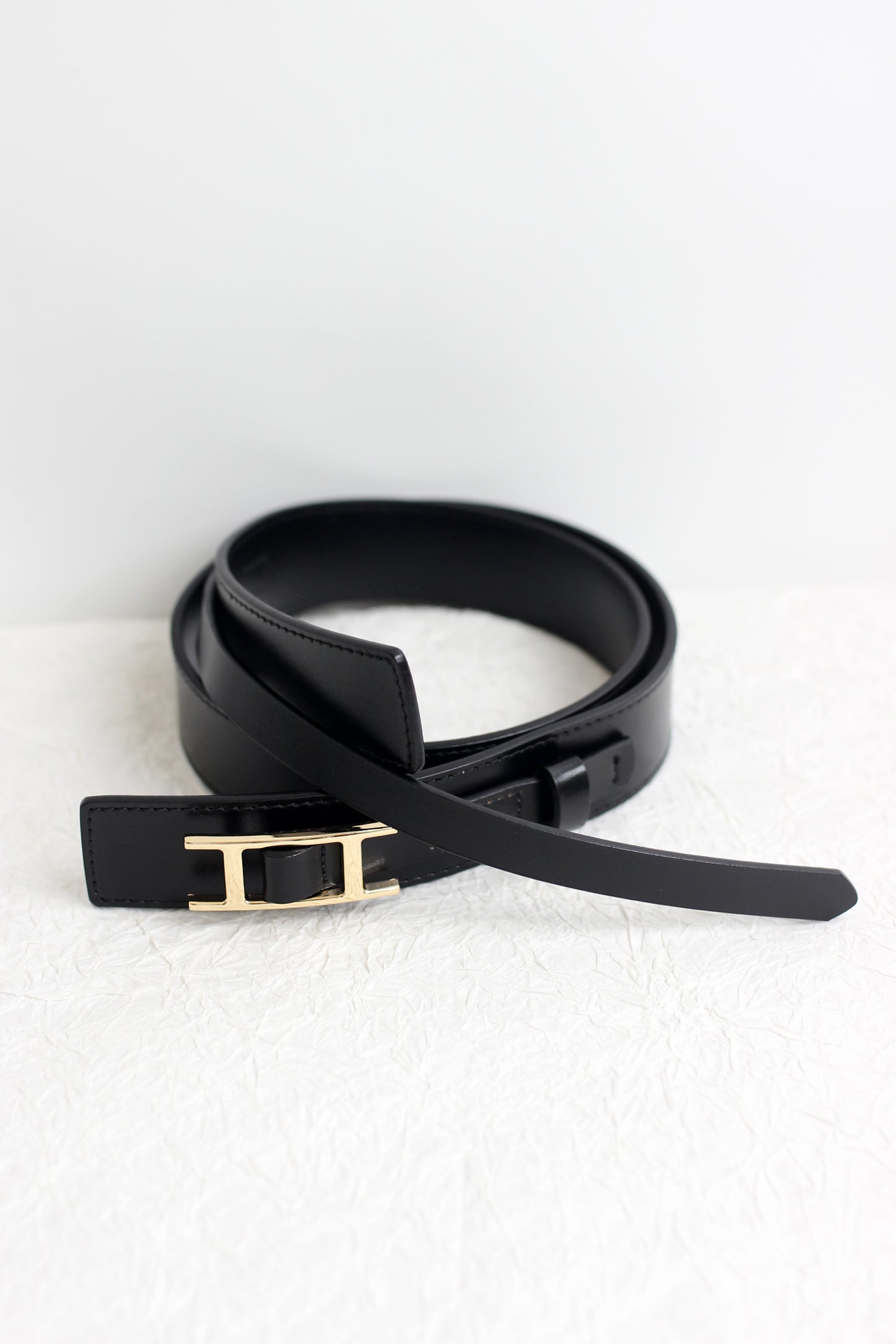 A2408DJN49988 - Classic Leather Belt with Statement Buckle