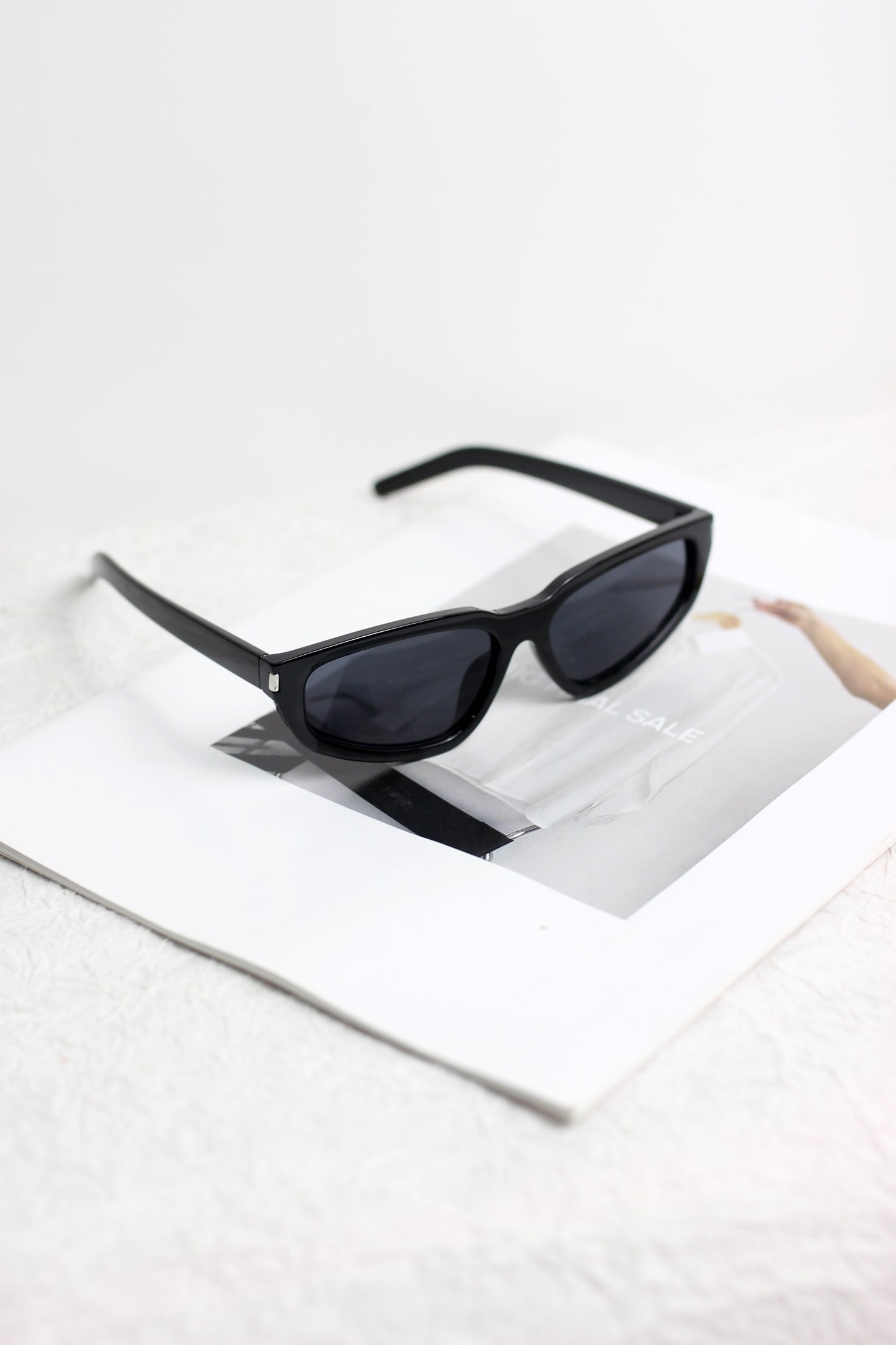 A2408KN41191 - Retro Cat-Eye Sunglasses