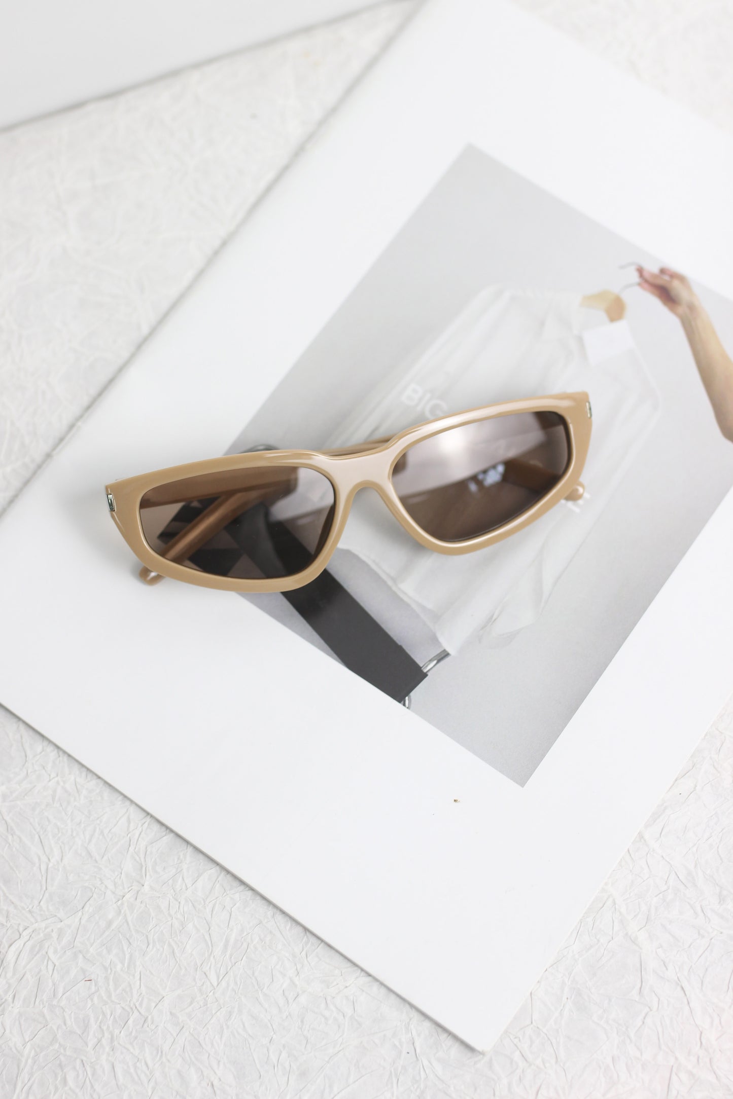 A2408KN41191 - Retro Cat-Eye Sunglasses