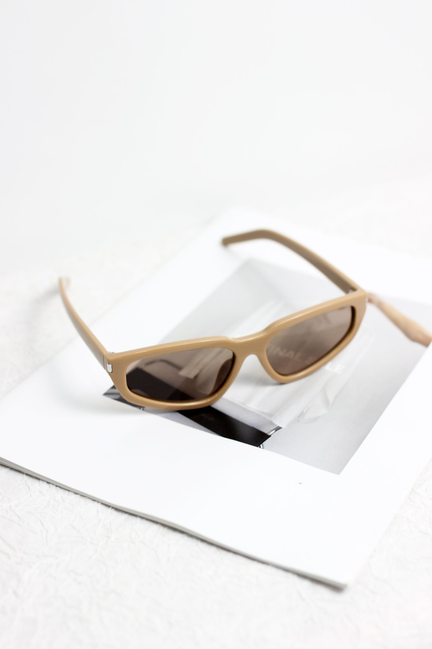 A2408KN41191 - Retro Cat-Eye Sunglasses