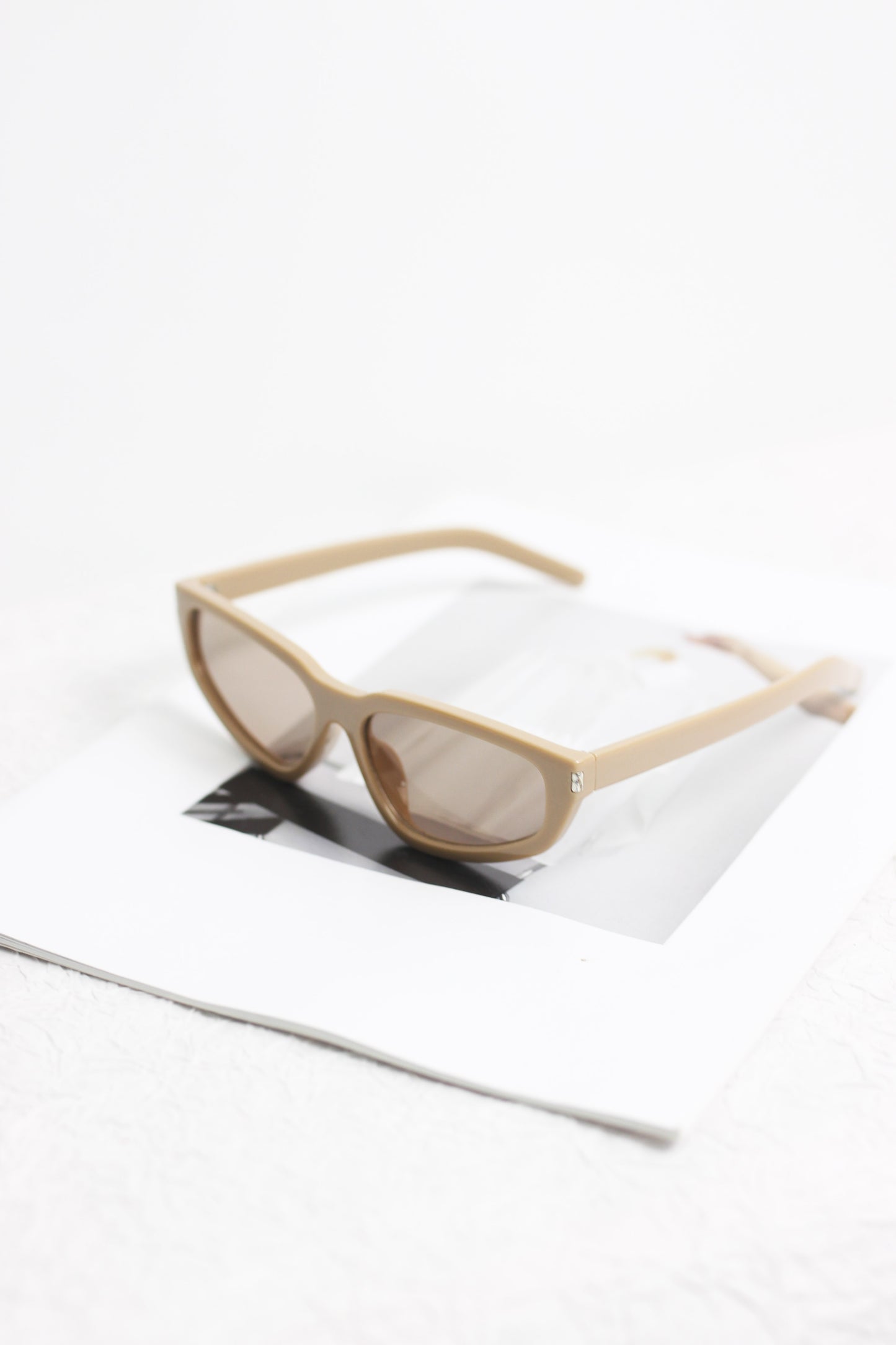 A2408KN41191 - Retro Cat-Eye Sunglasses