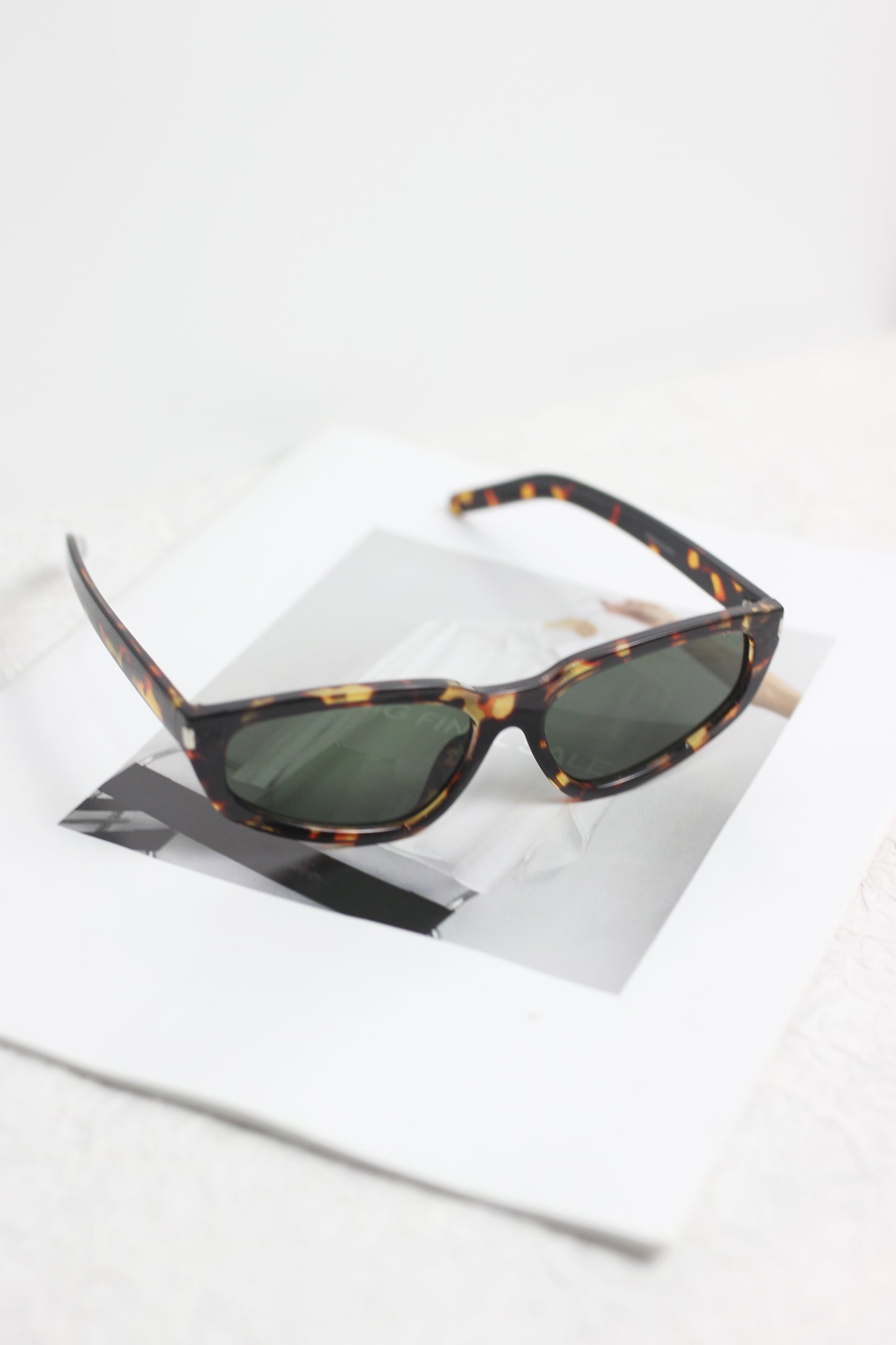 A2408KN41191 - Retro Cat-Eye Sunglasses