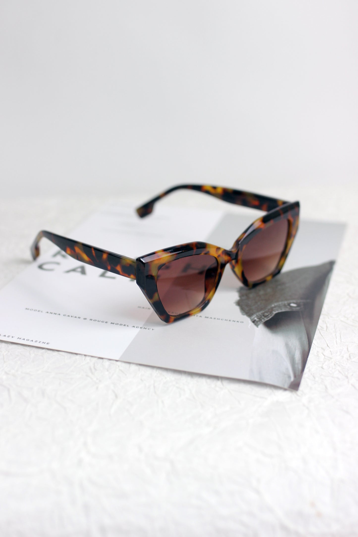 A2408YTGX99658 - Retro Cat-Eye Sunglasses
