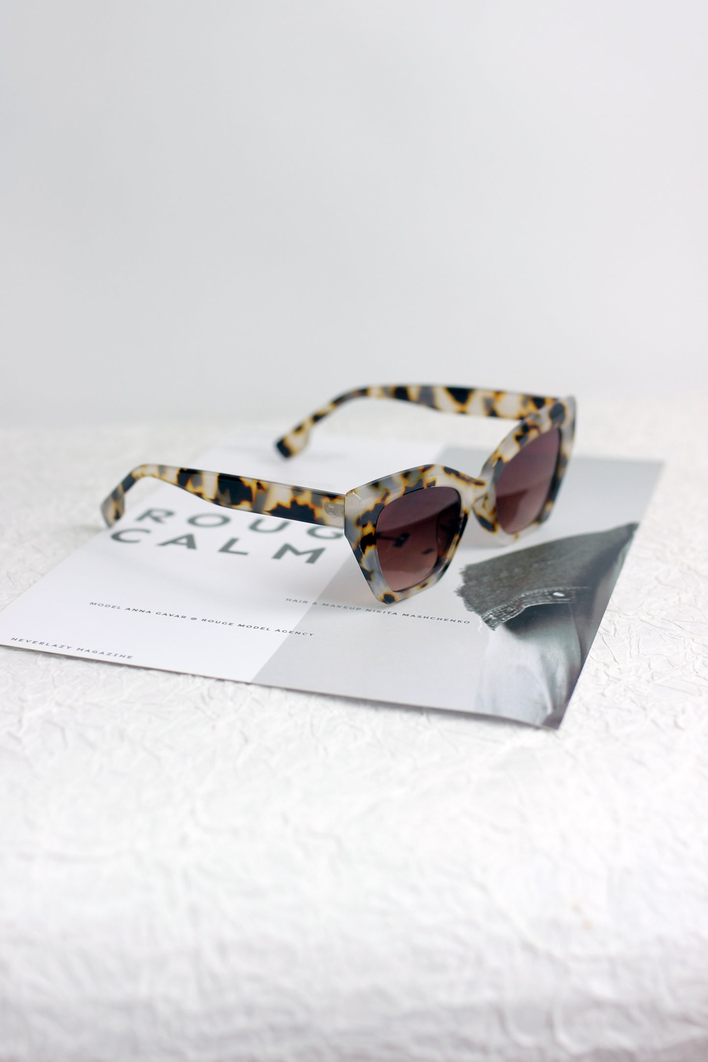 A2408YTGX99658 - Retro Cat-Eye Sunglasses