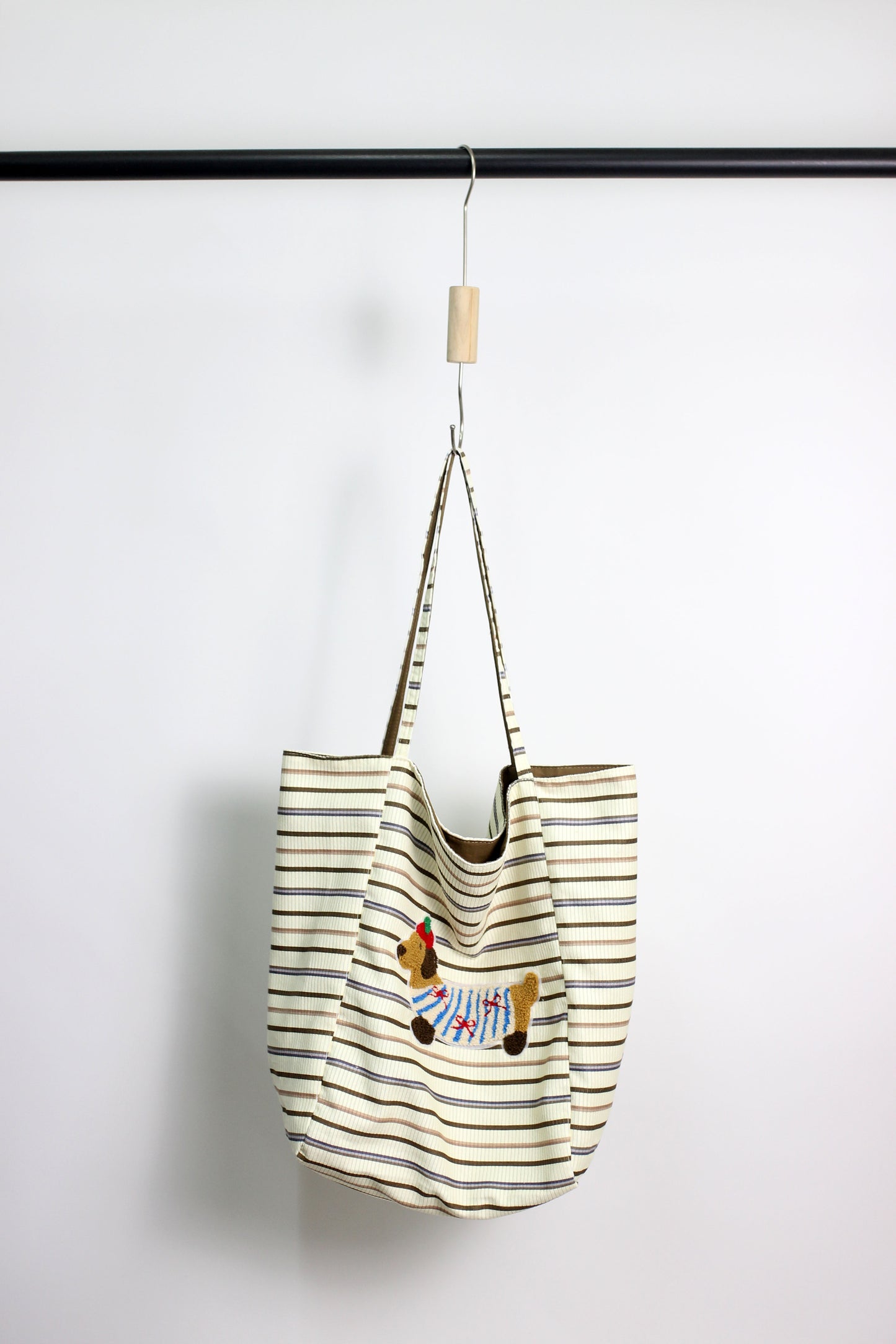 A2412BW10085 - Reversible Plaid Tote Bag with Dog Embroidery
