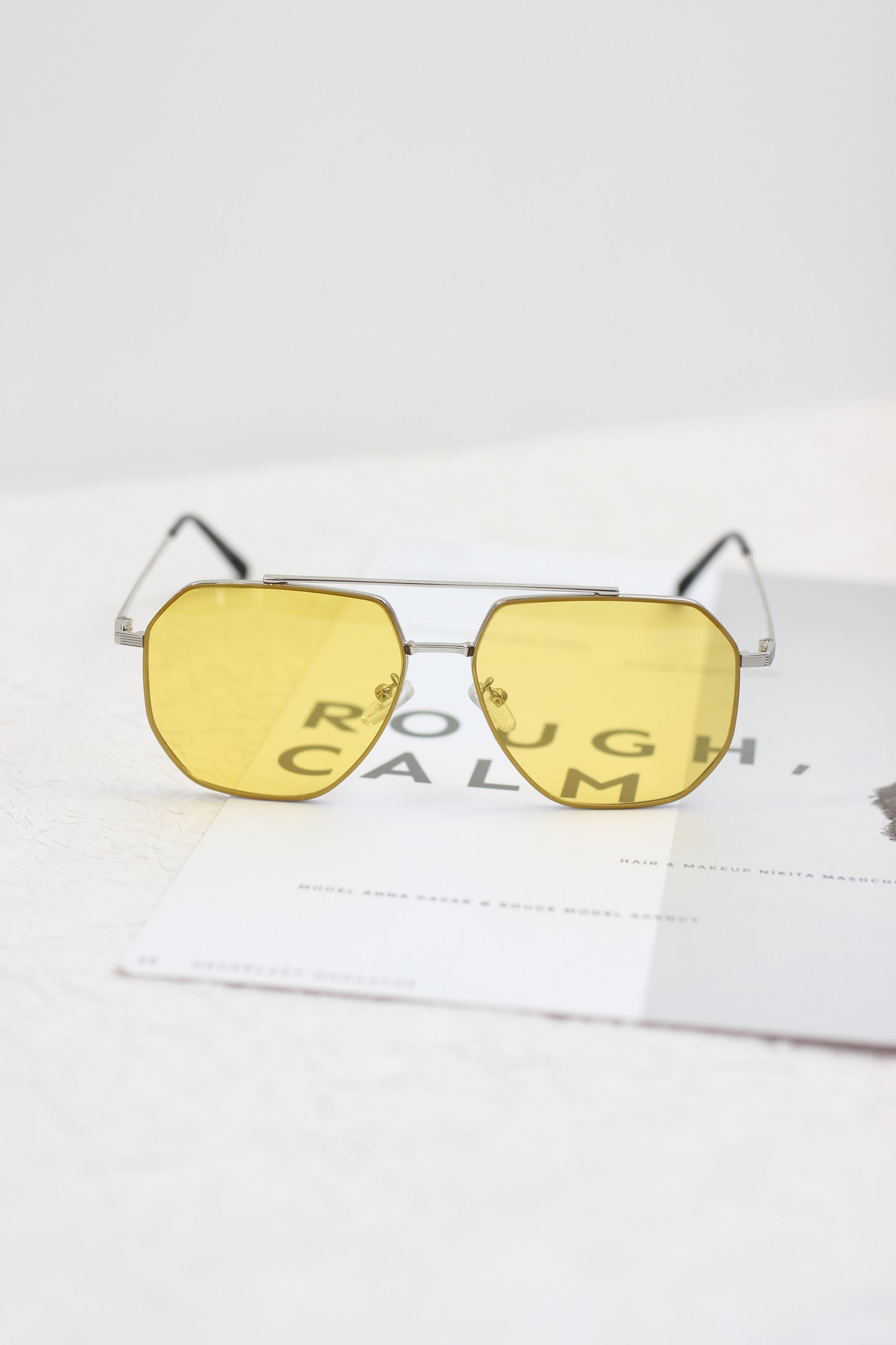 A2501TPS36919 - Photochromic Aviator Sunglasses with Yellow Tinted Lenses
