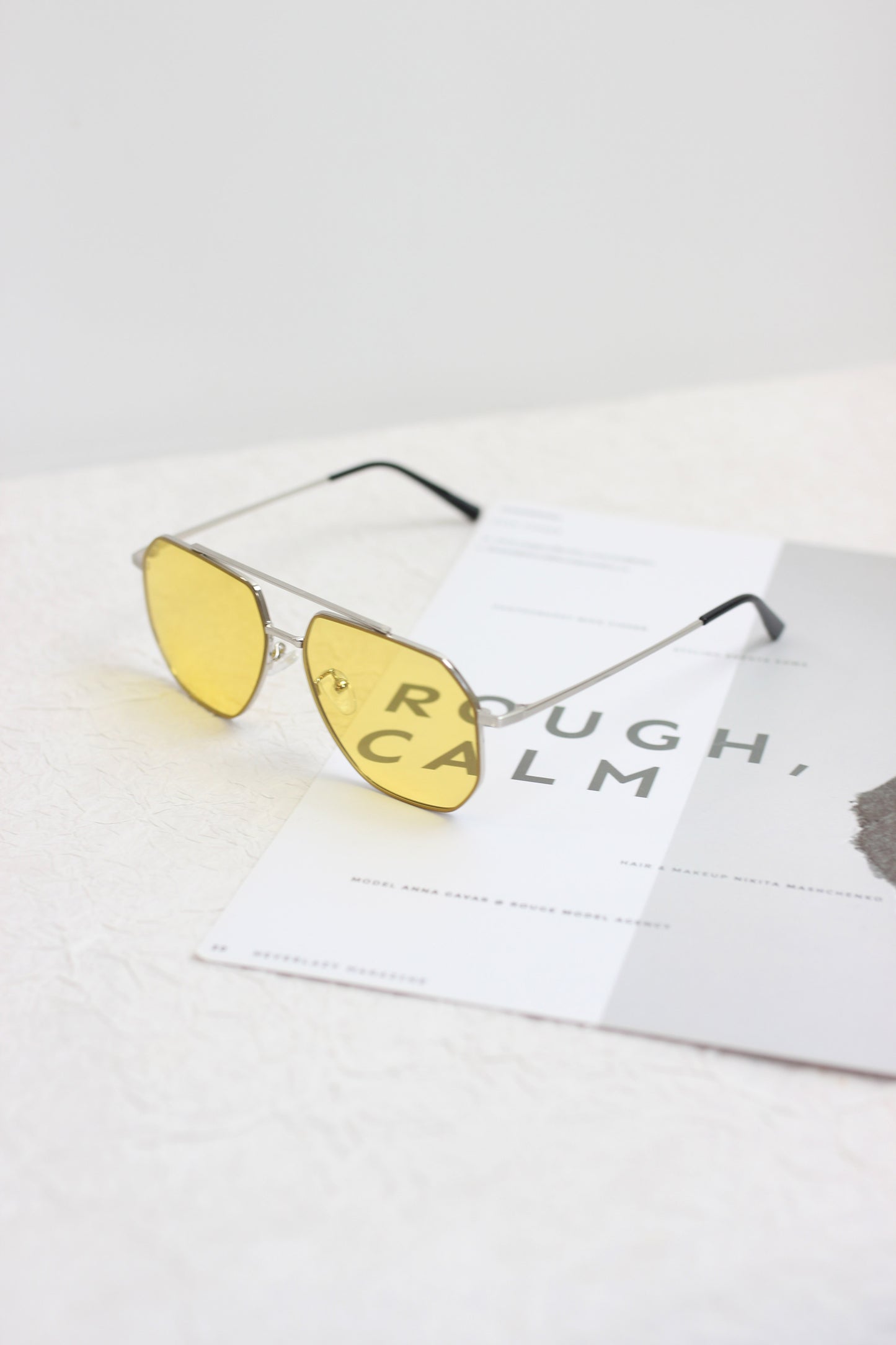 A2501TPS36919 - Photochromic Aviator Sunglasses with Yellow Tinted Lenses