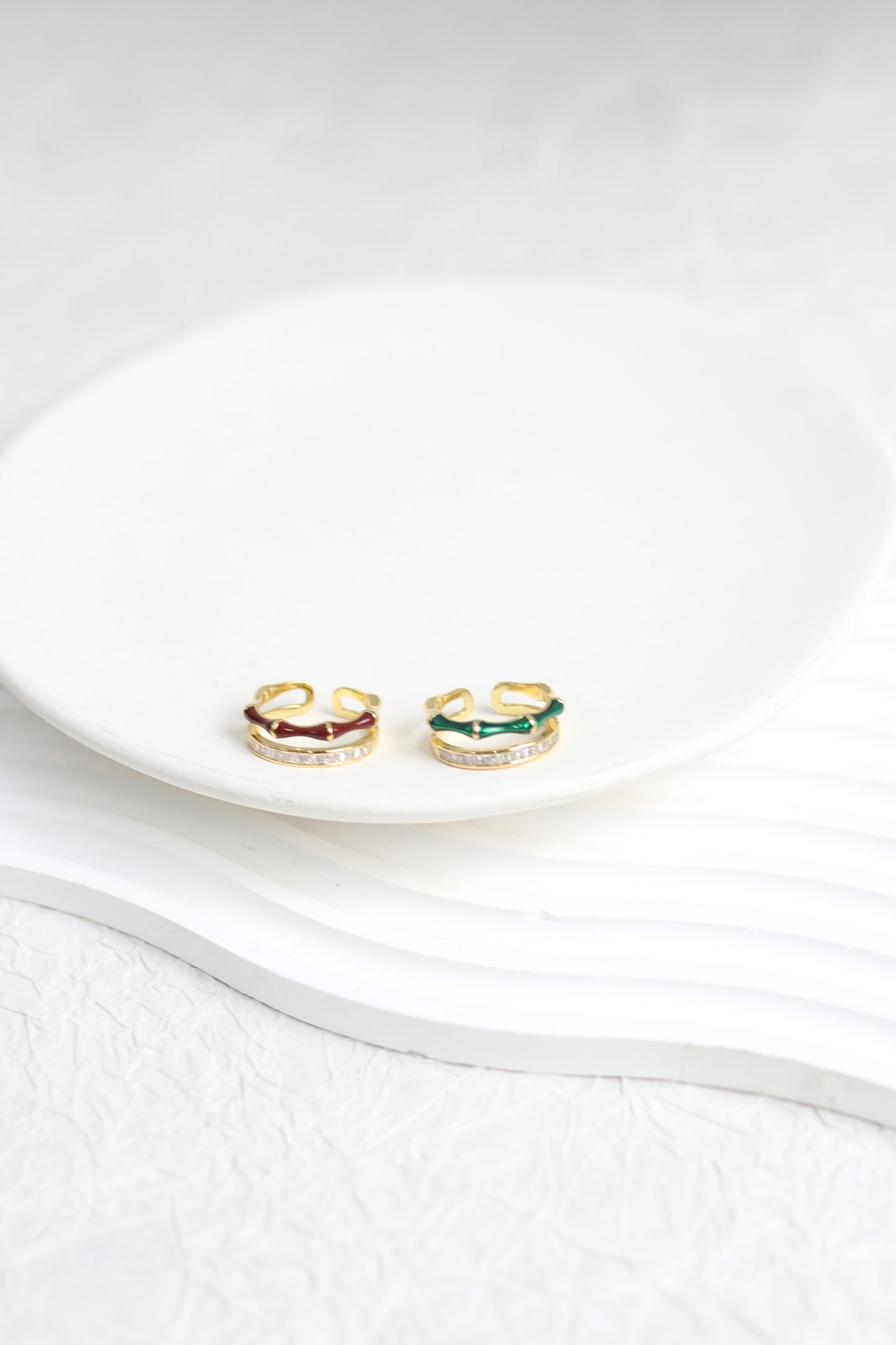 A2502HANF83467 - Bamboo-Inspired Gold-Plated Ear Cuff with Enamel and Cubic Zirconia