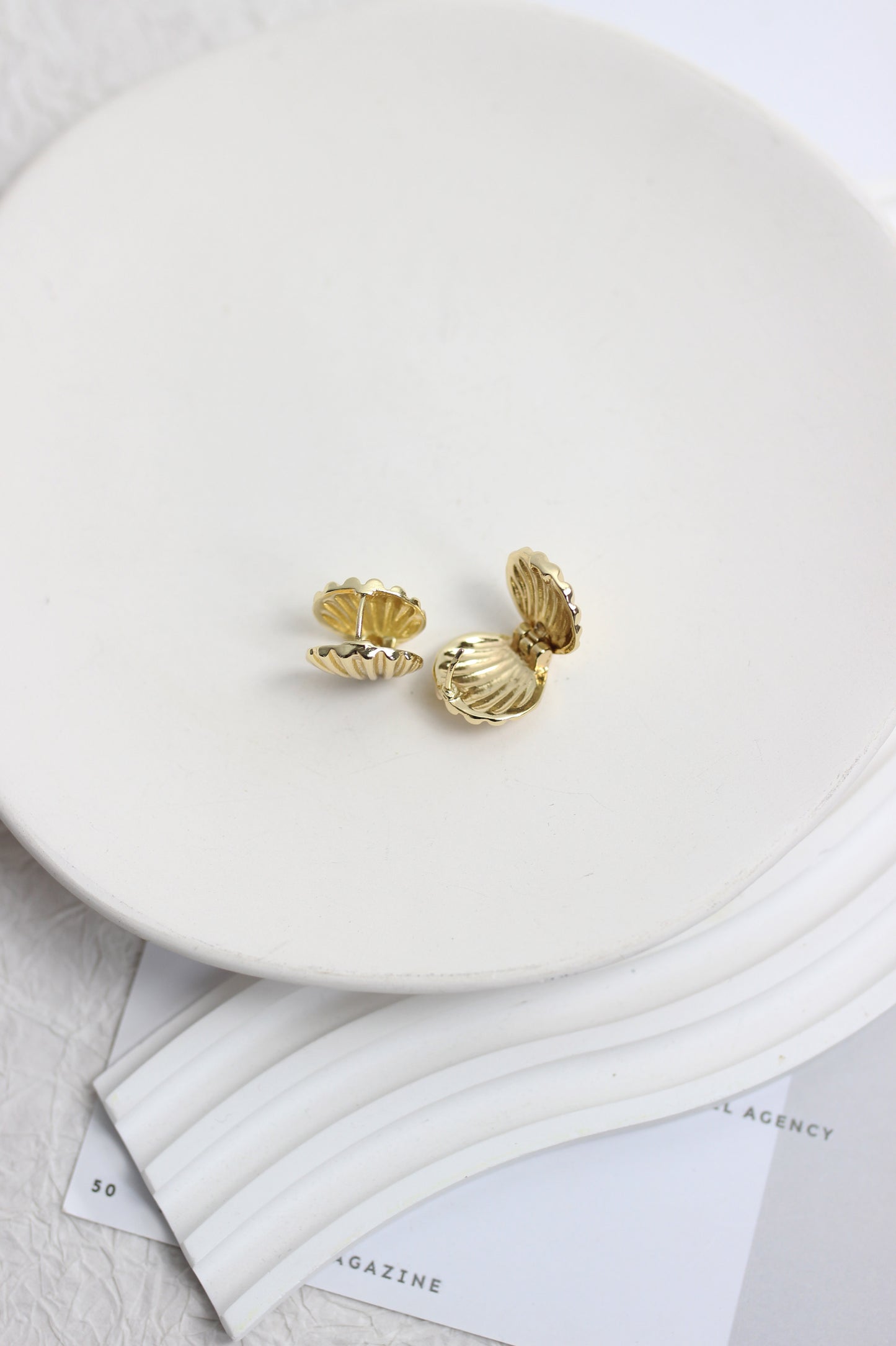 A2502JJ56786 - Gold Shell Locket Stud Earrings