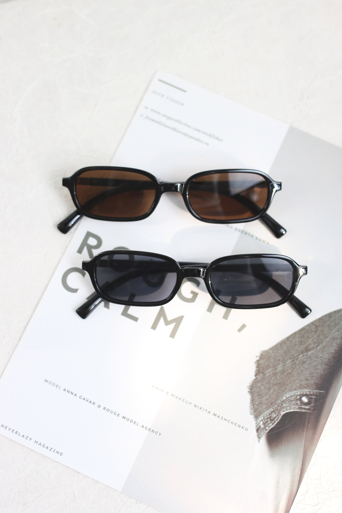 A2502QB17078 - Vintage Square Frame Sunglasses with Gold Accent