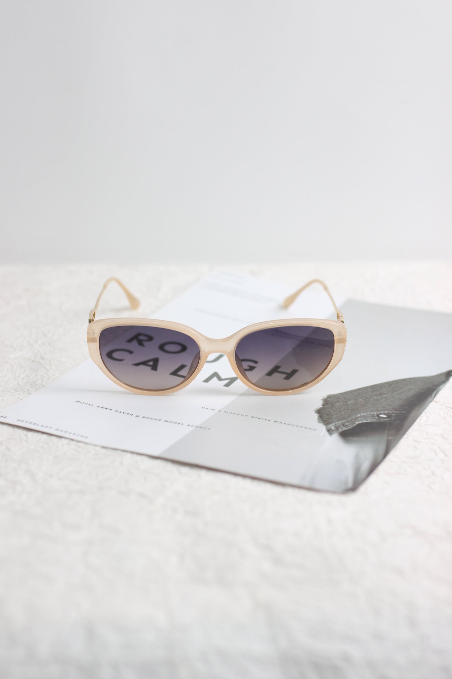 A2503GY55479 - Vintage Cat-Eye Sunglasses