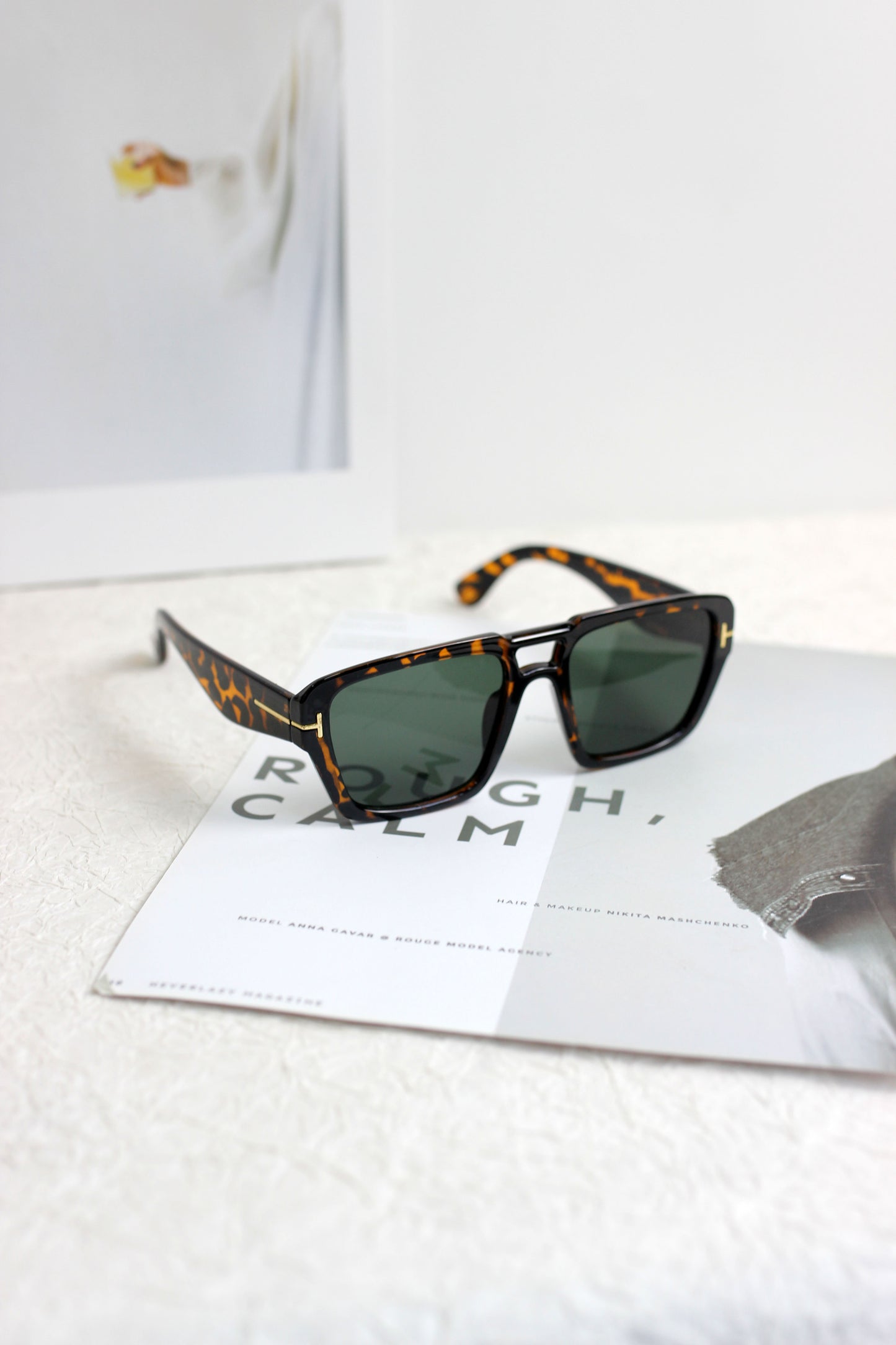 A2504YTGX10325 - Nomad Retro Oversized Rectangular Sunglasses