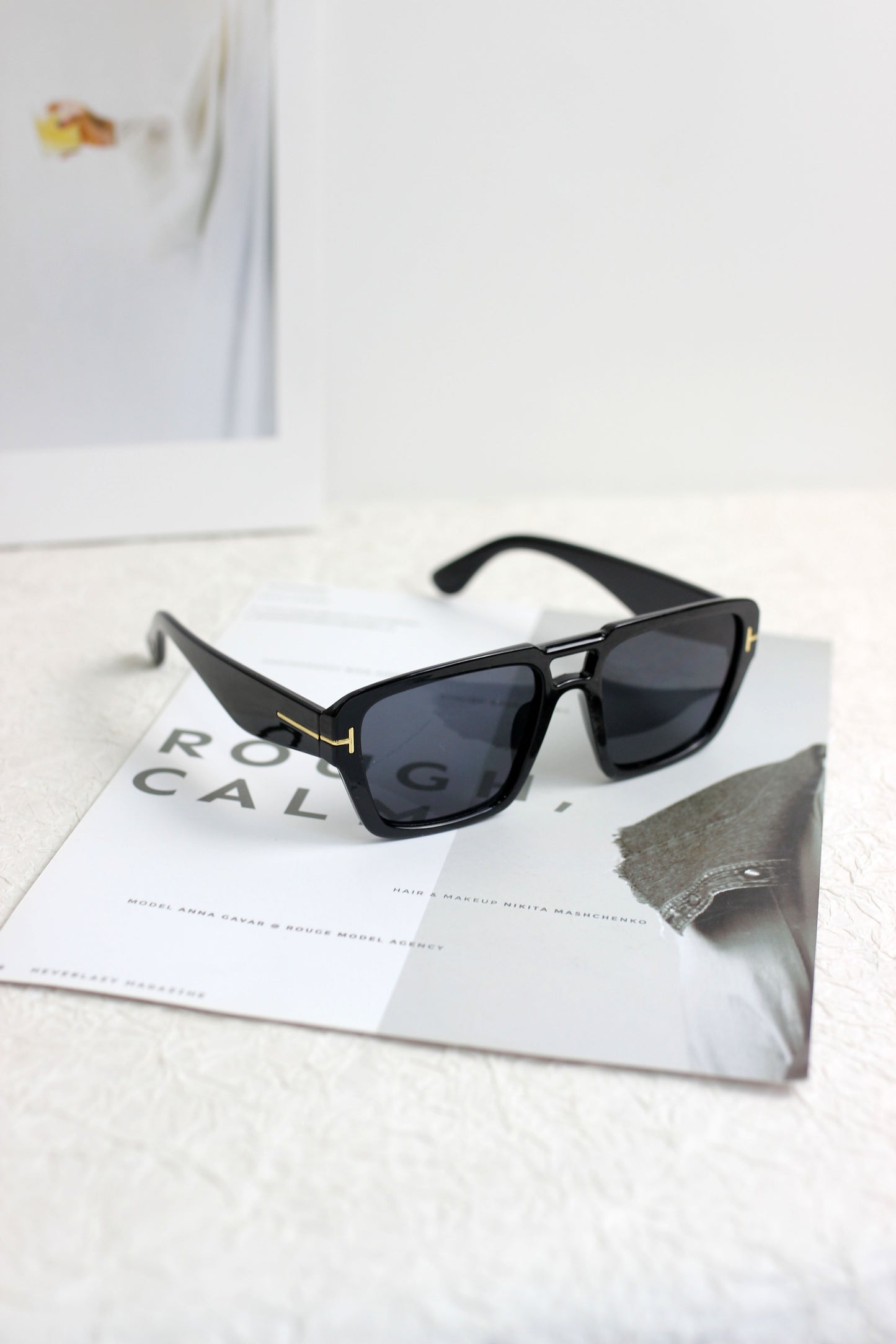 A2504YTGX10325 - Nomad Retro Oversized Rectangular Sunglasses