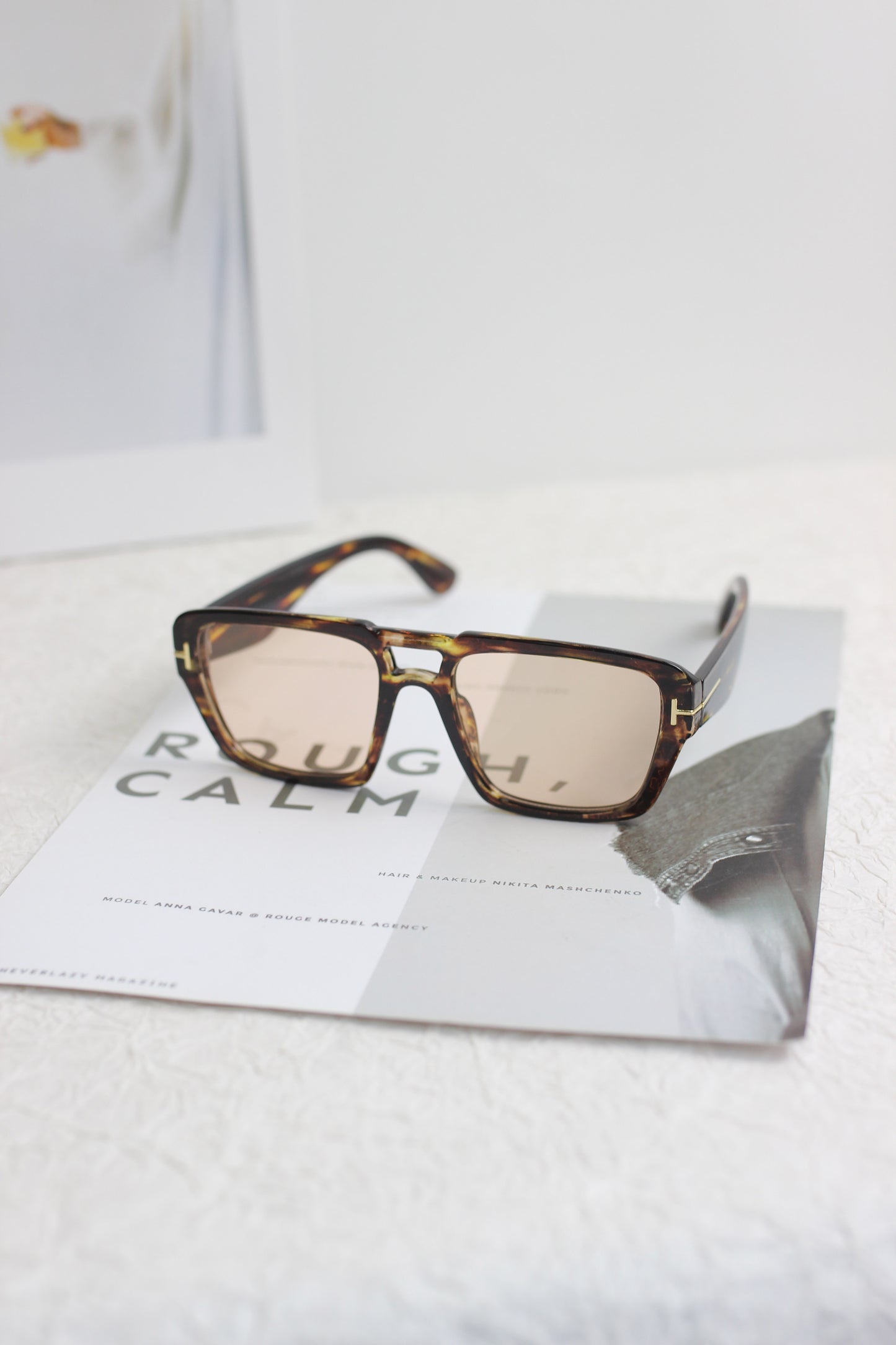 A2504YTGX10325 - Nomad Retro Oversized Rectangular Sunglasses