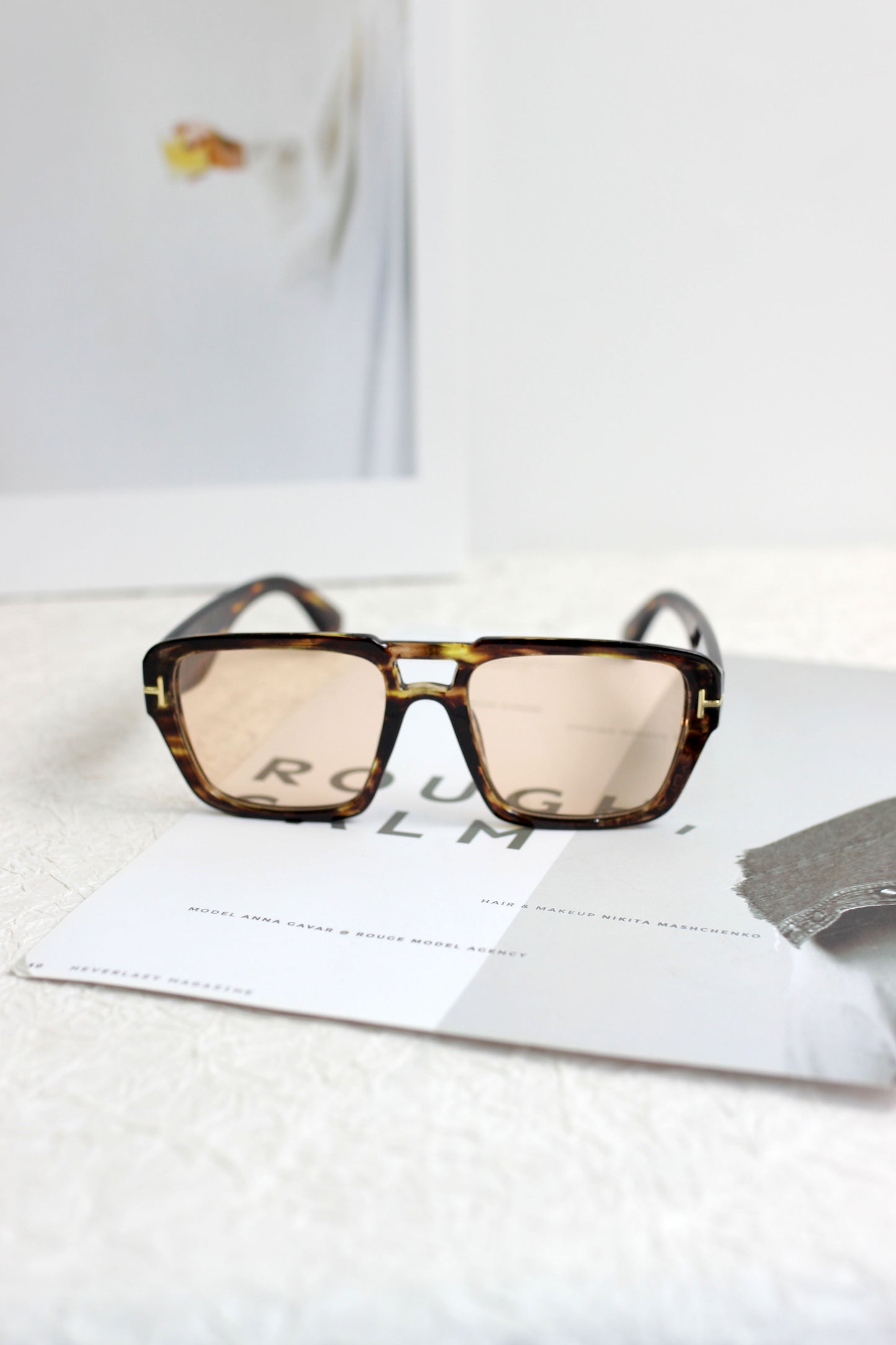 A2504YTGX10325 - Nomad Retro Oversized Rectangular Sunglasses