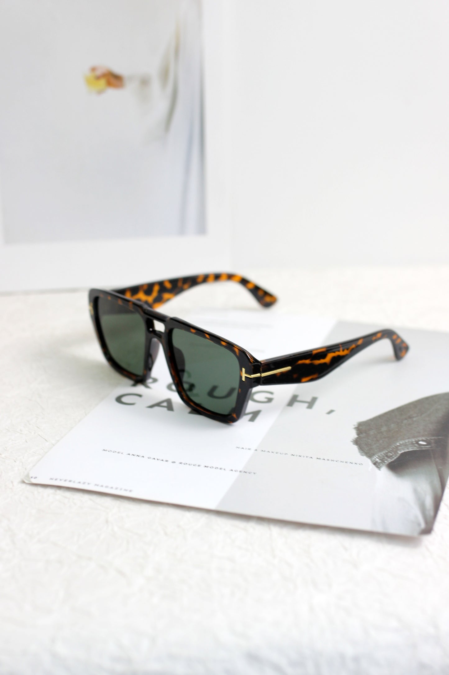 A2504YTGX10325 - Nomad Retro Oversized Rectangular Sunglasses