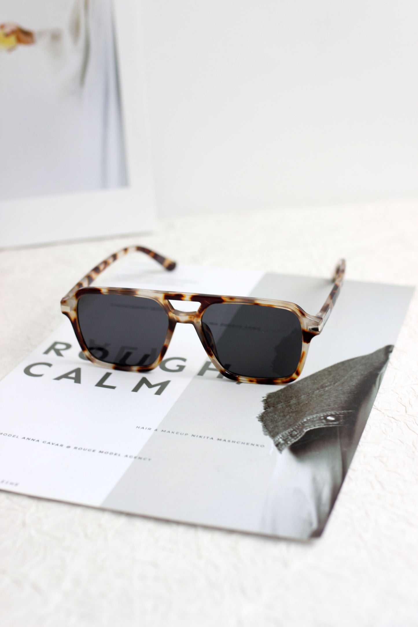 A2504YTGX81322 - Retro Square Frame Sunglasses