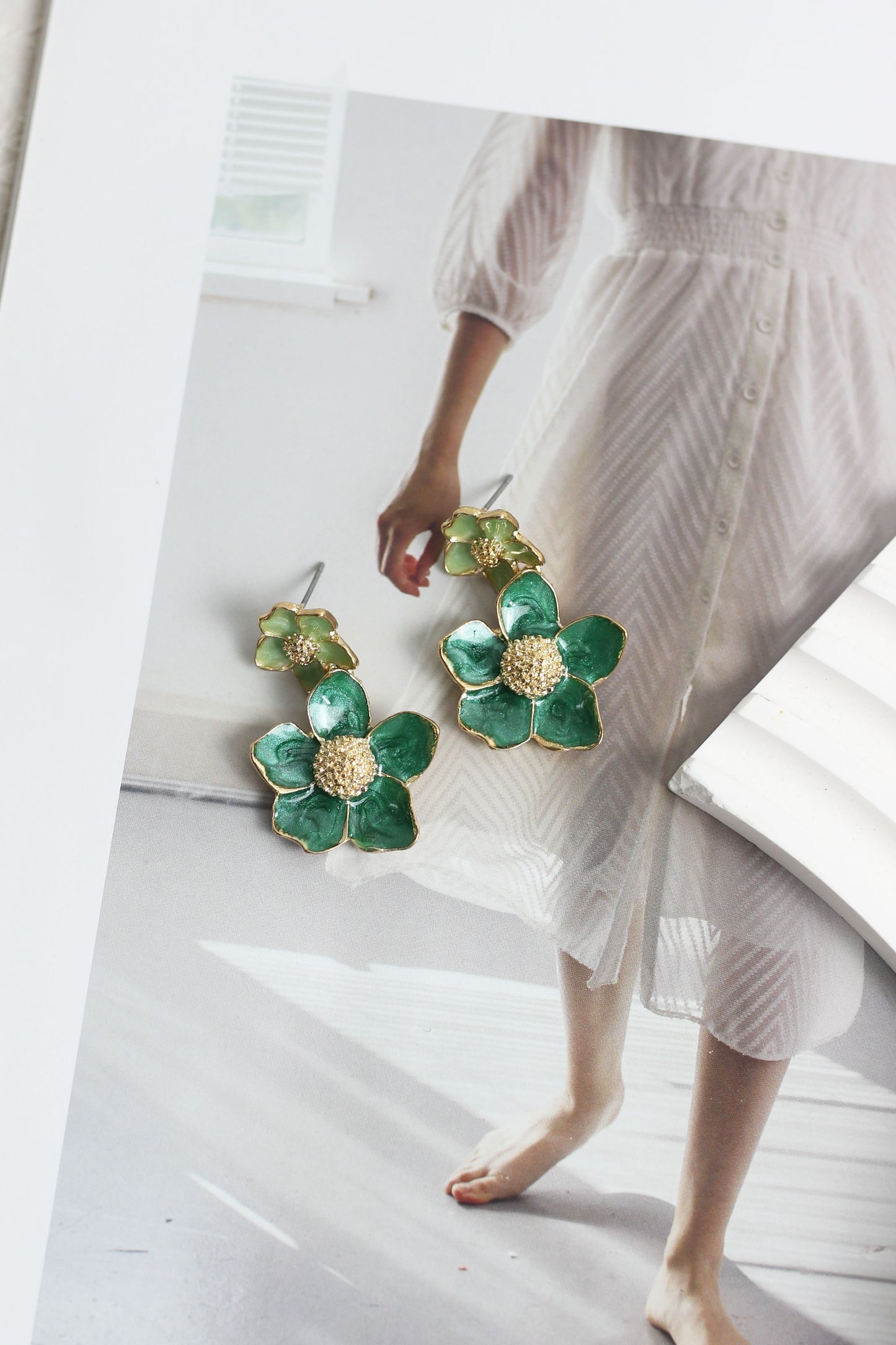A2505TGG32152 - Asymmetrical Floral Enamel Drop Earrings