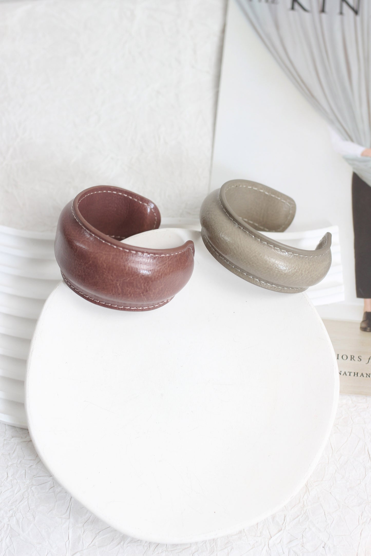 A2507FDX34384 - Vintage-Style Padded Leather Cuff Bracelet