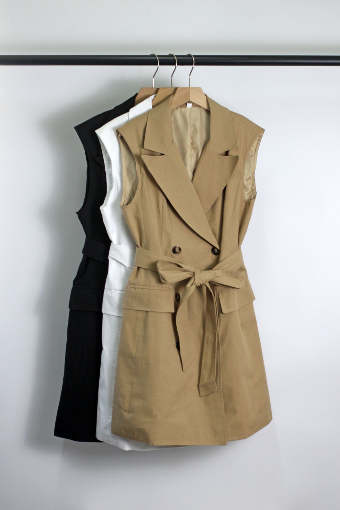 D2506SM83321 - Double-Breasted Sleeveless Blazer Dress with Belt
