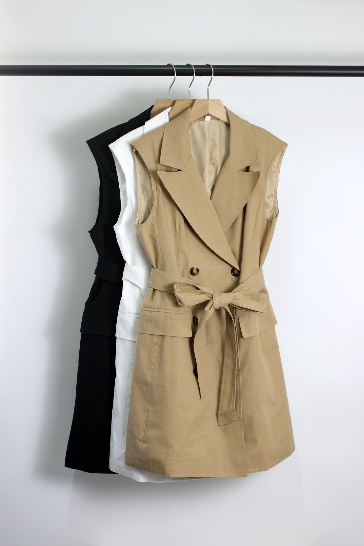 D2506SM83321 - Double-Breasted Sleeveless Blazer Dress with Belt