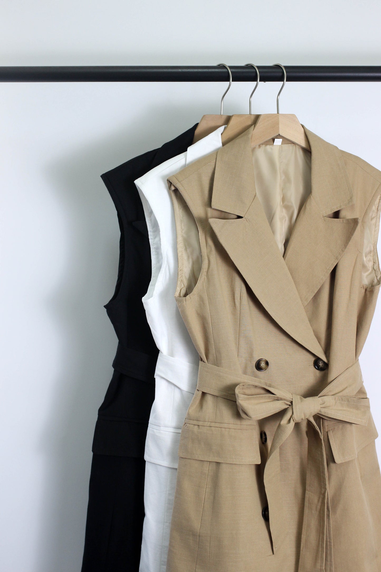 D2506SM83321 - Double-Breasted Sleeveless Blazer Dress with Belt