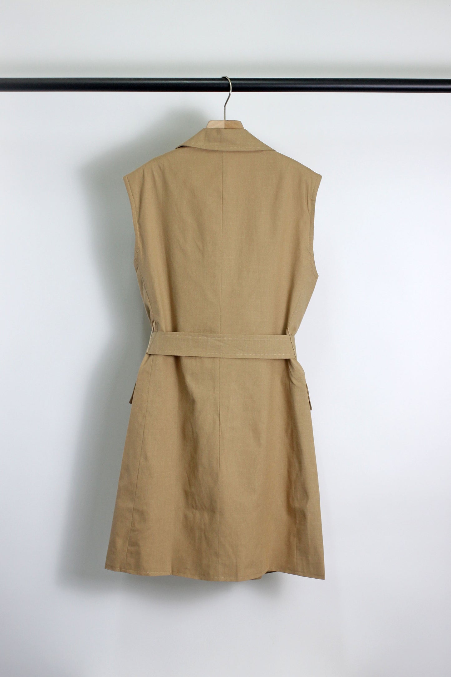 D2506SM83321 - Double-Breasted Sleeveless Blazer Dress with Belt