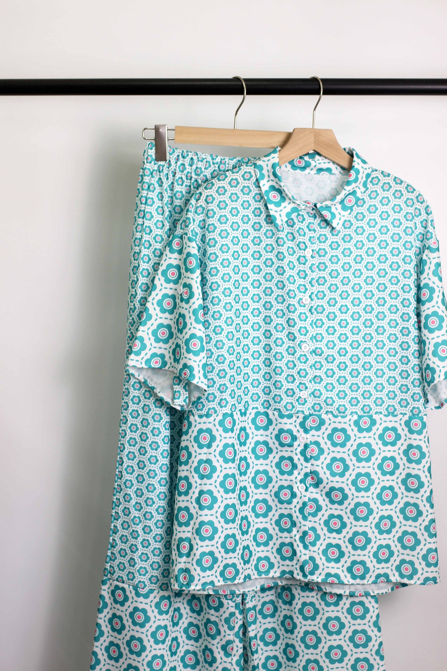 E2501CXB82786 - Printed Short-Sleeve Shirt & Wide-Leg Pants Set