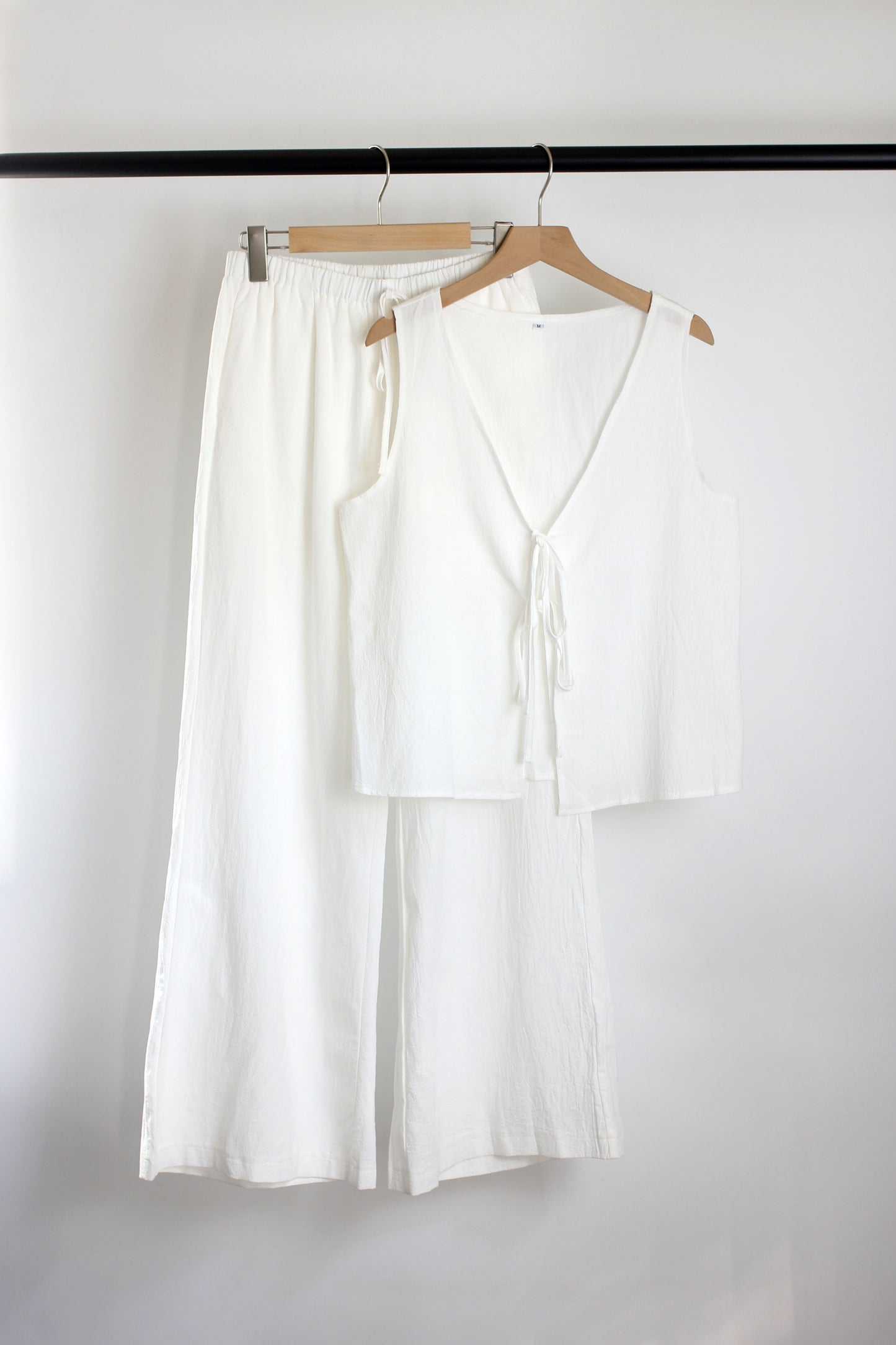 E2503DY14204 - Women?¡¥s Sleeveless V-Neck Tie Top & Wide-Leg Pants