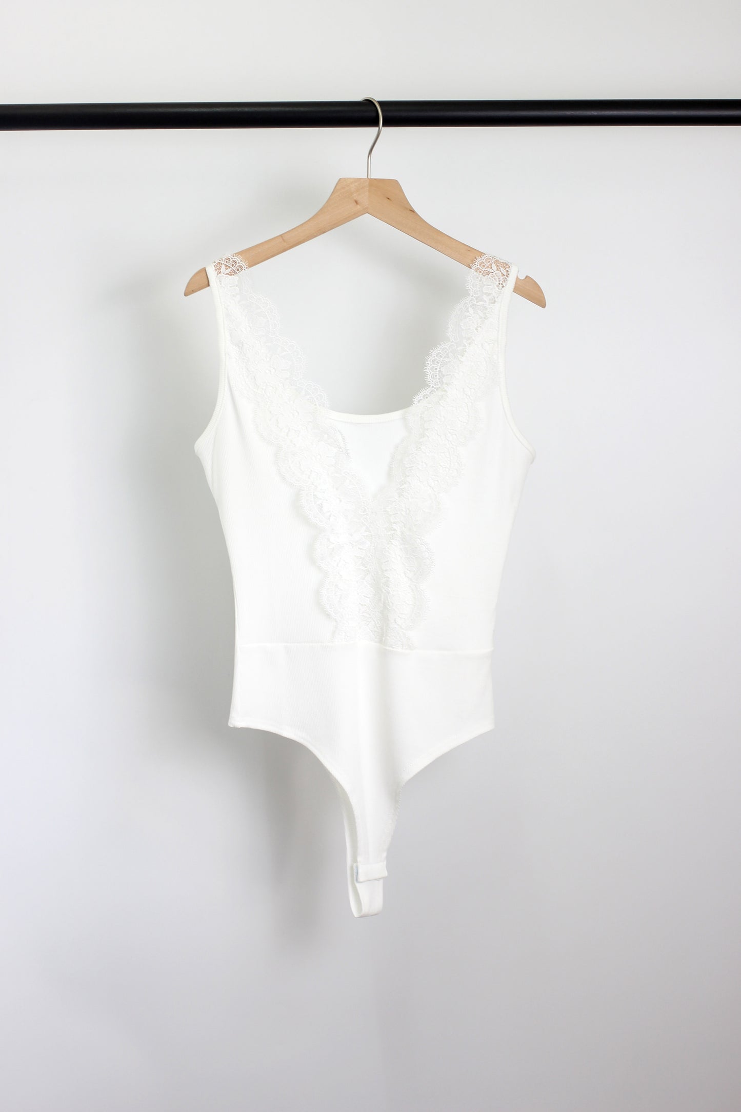 R2404ZHJ97187 - A STYLE STAPLE LACE BODYSUIT