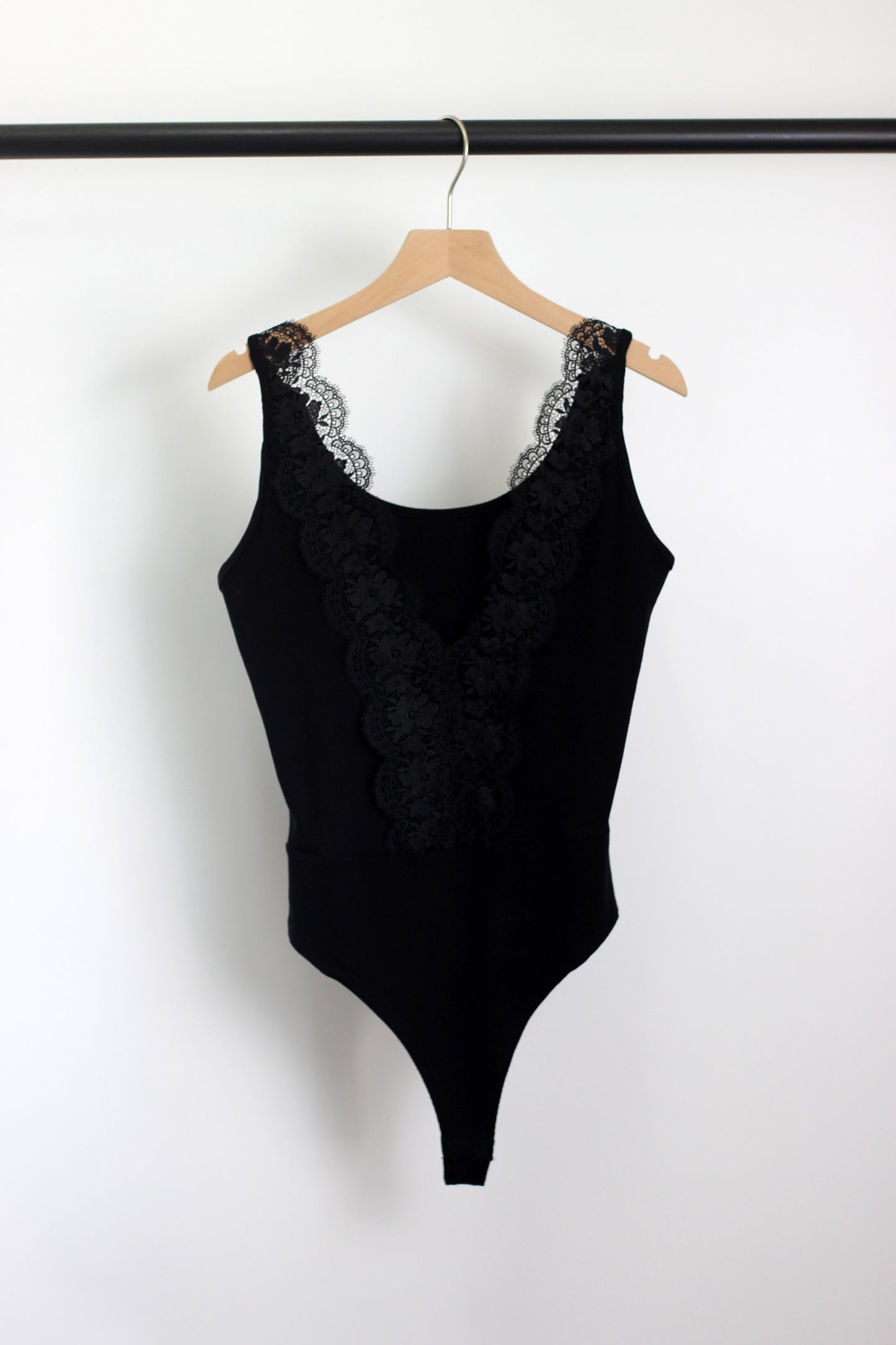 R2404ZHJ97187 - A STYLE STAPLE LACE BODYSUIT