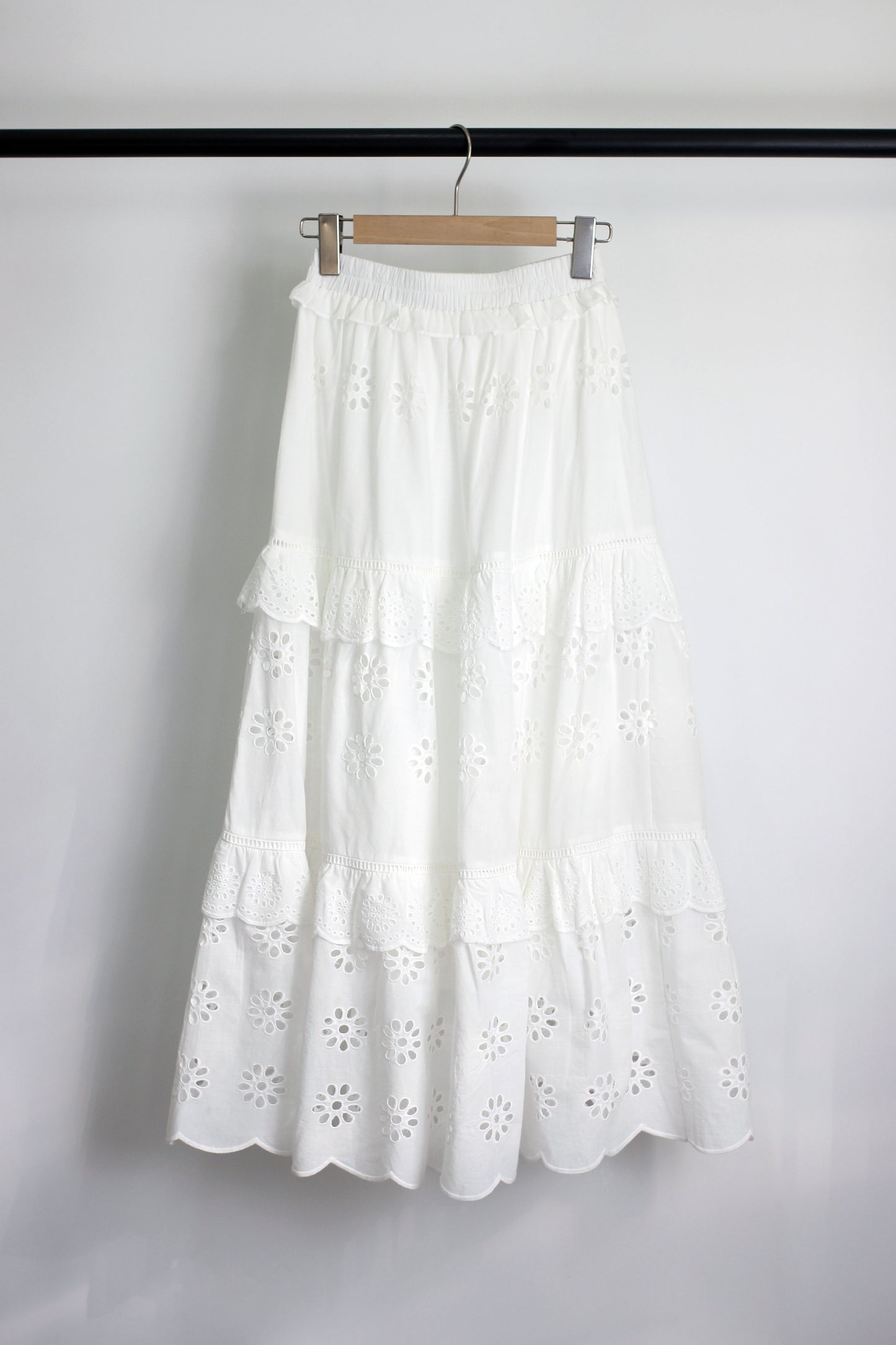 S2502ZNY31664 - White Cotton Eyelet Lace Maxi Skirt