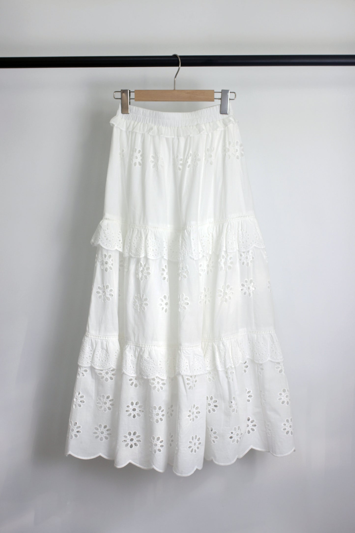 S2502ZNY31664 - White Cotton Eyelet Lace Maxi Skirt