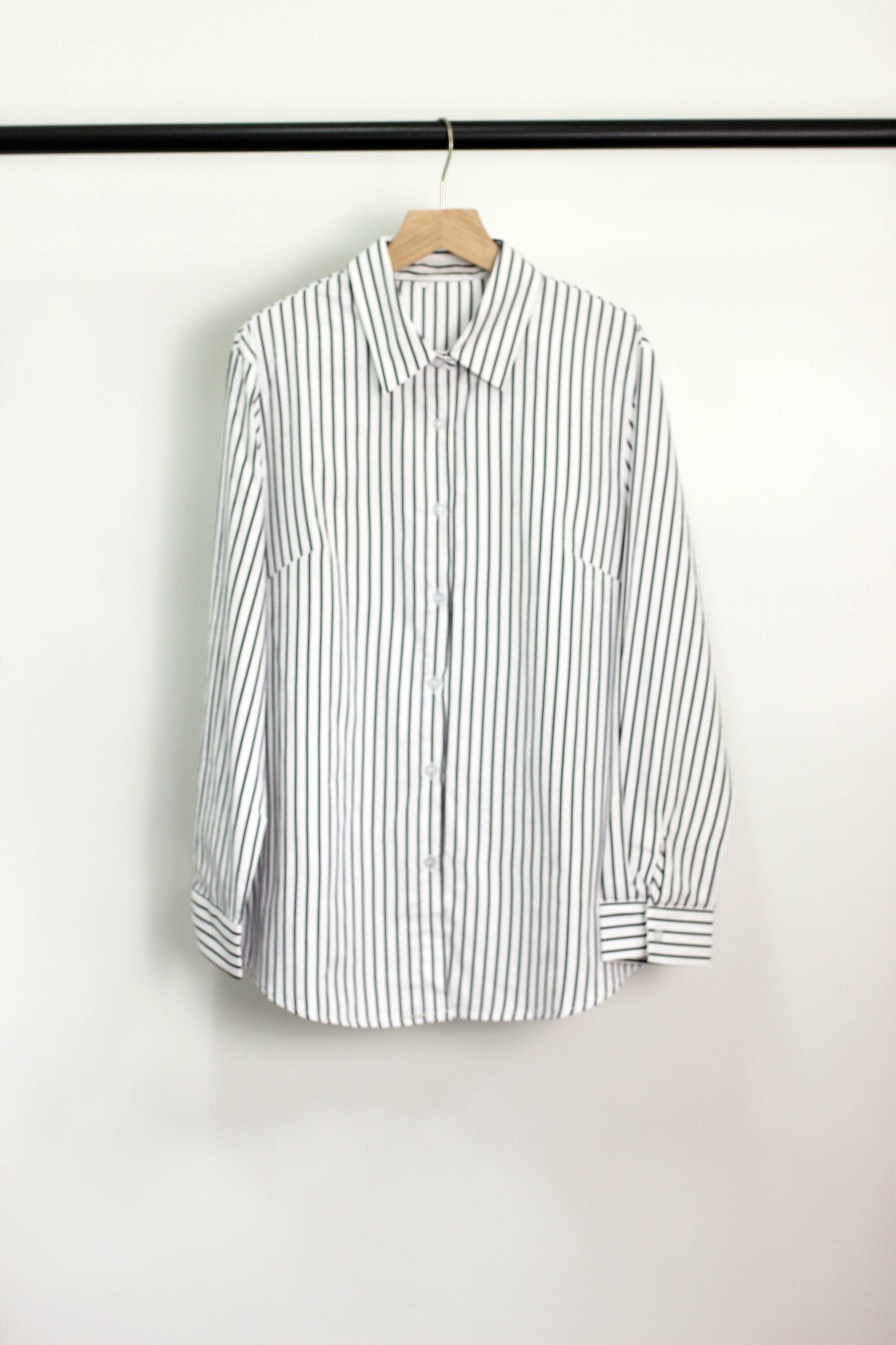 T2406ASJP53055 - CLASSIC STRIPE LONG SLEEVE BLOUSE