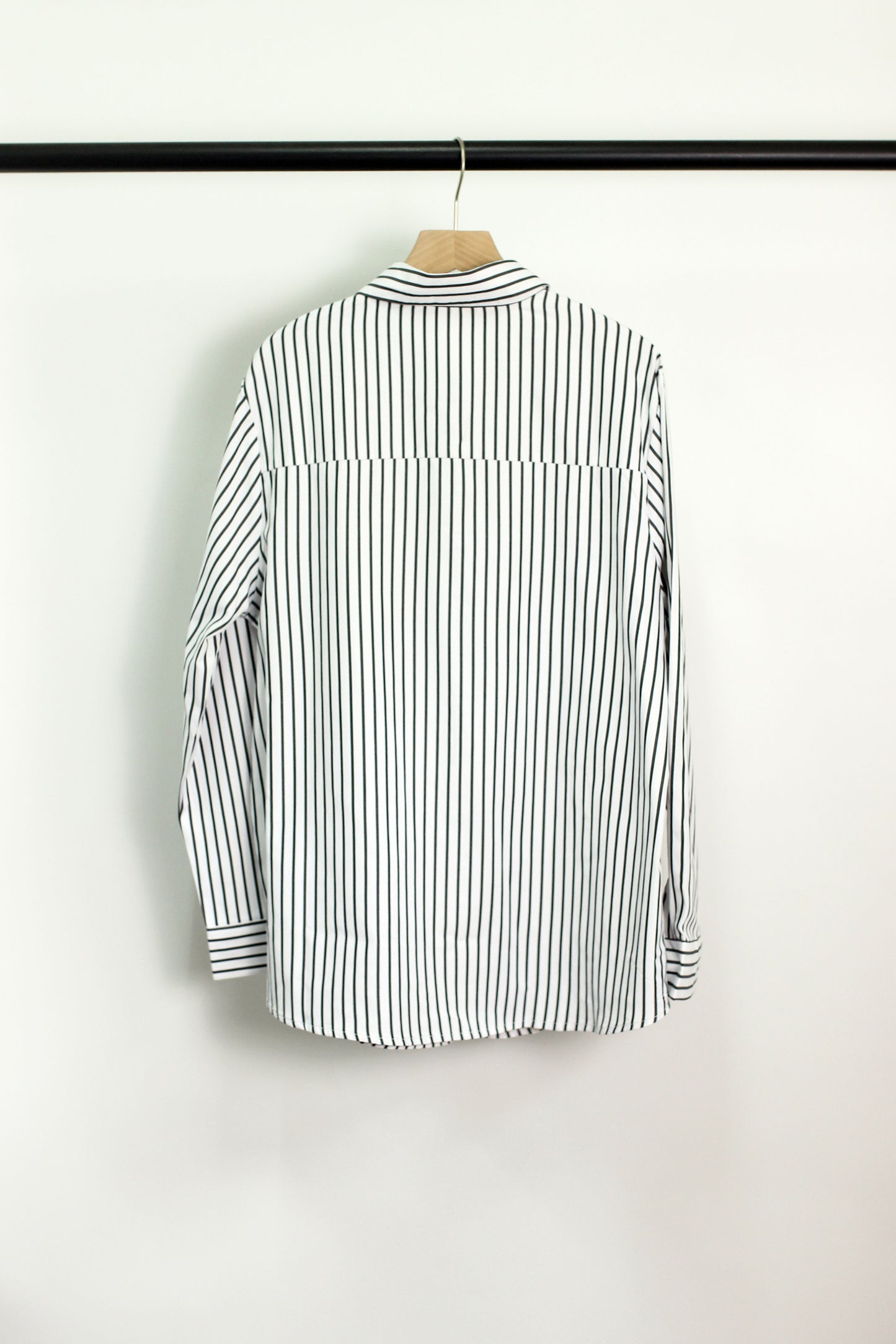 T2406ASJP53055 - CLASSIC STRIPE LONG SLEEVE BLOUSE