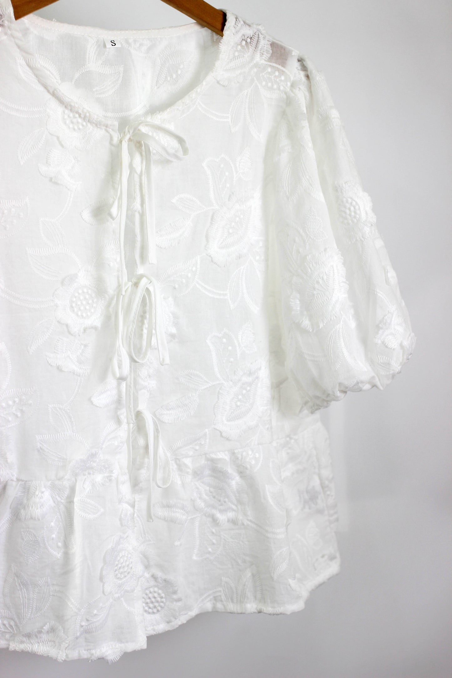 T2411BOB94651 - Embroidered Floral Lace Blouse