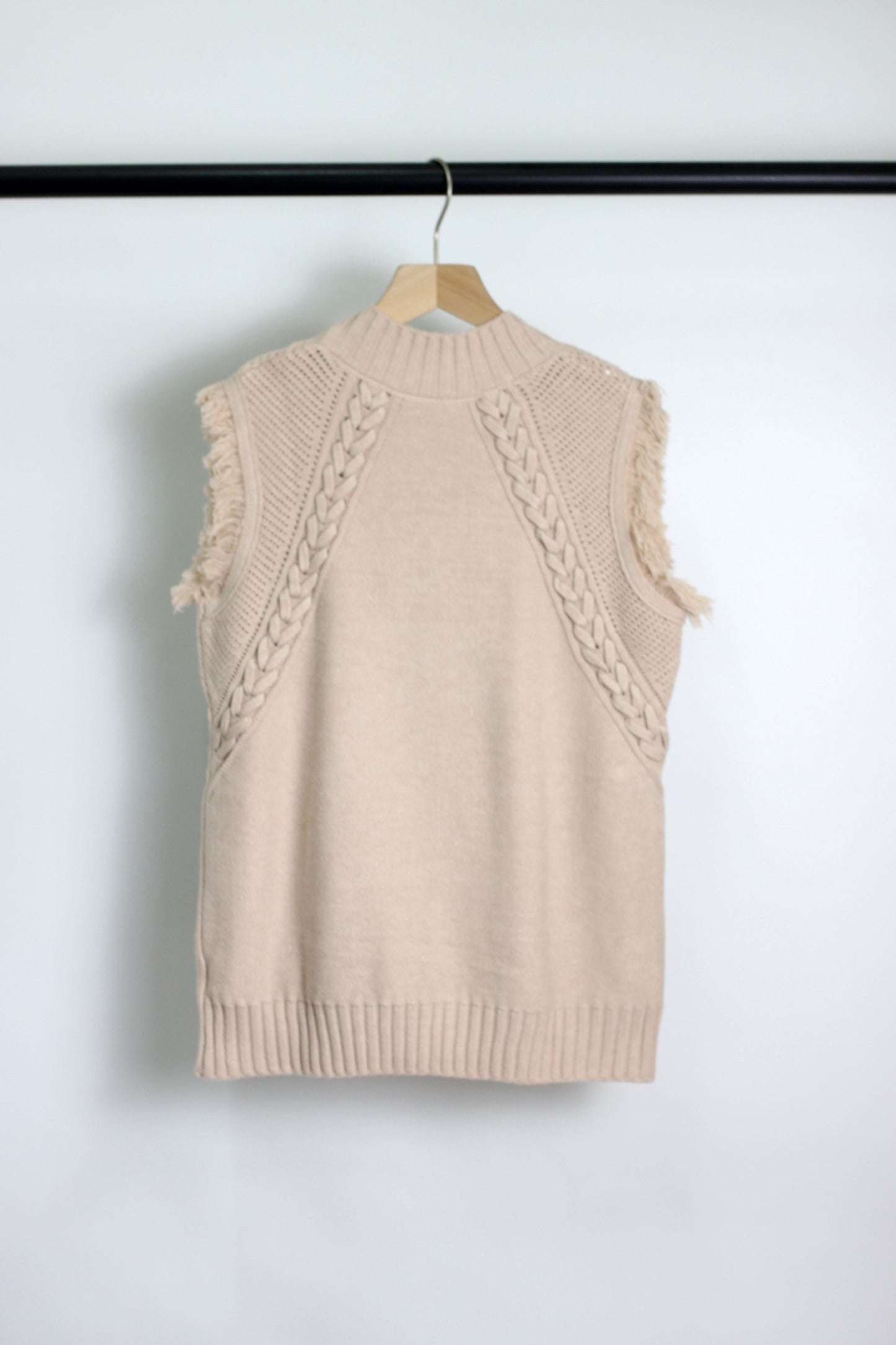 T2412ASJP69512 - Women's Braided Knit Sleeveless Sweater Vest