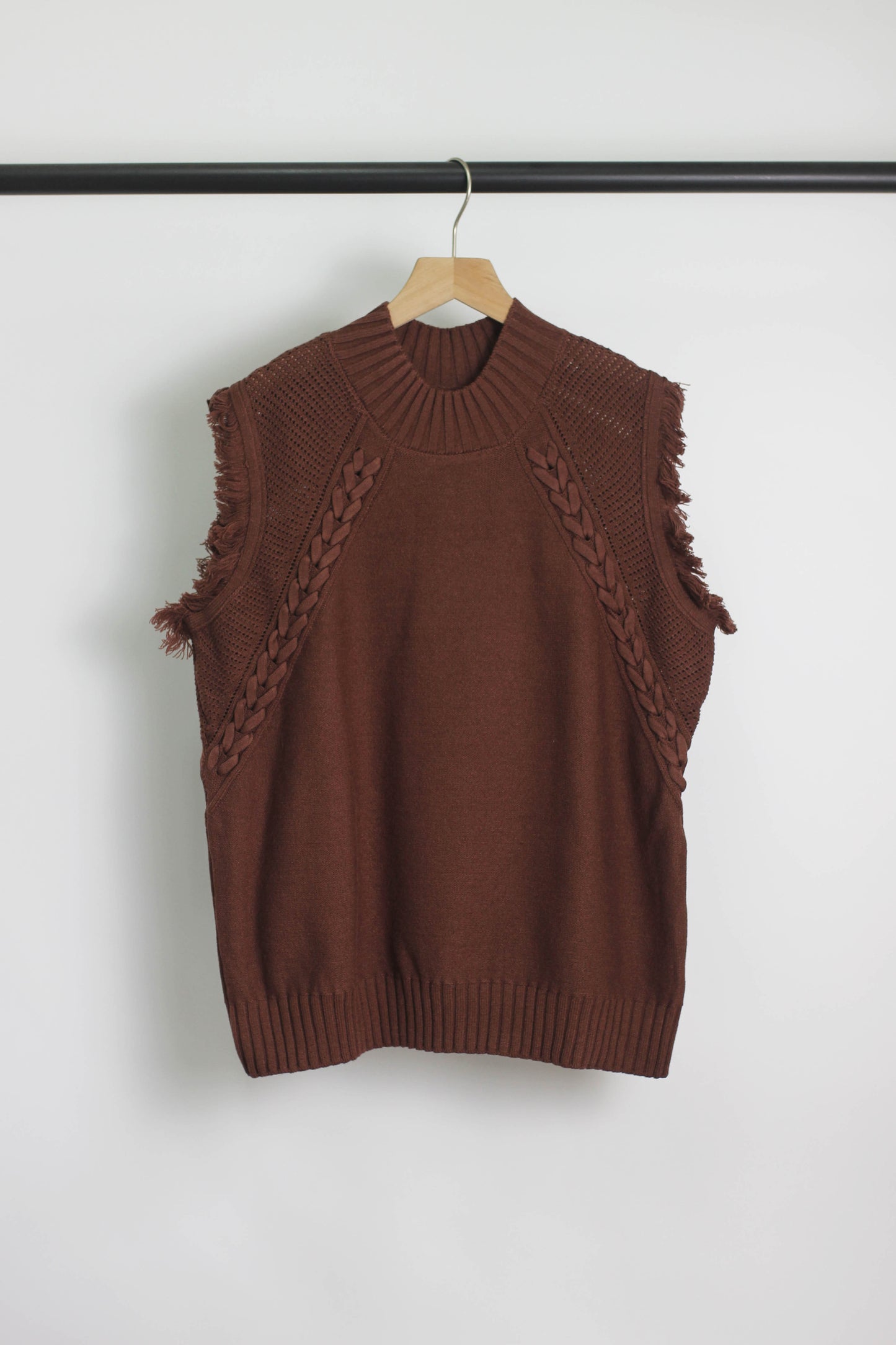 T2412ASJP69512 - Women's Braided Knit Sleeveless Sweater Vest
