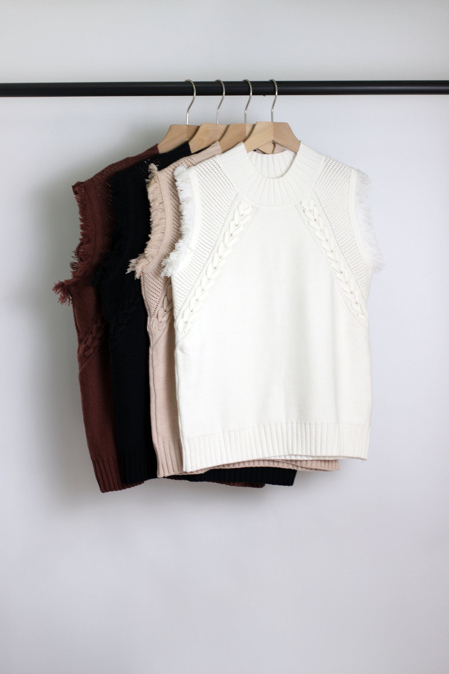 T2412ASJP69512 - Women's Braided Knit Sleeveless Sweater Vest