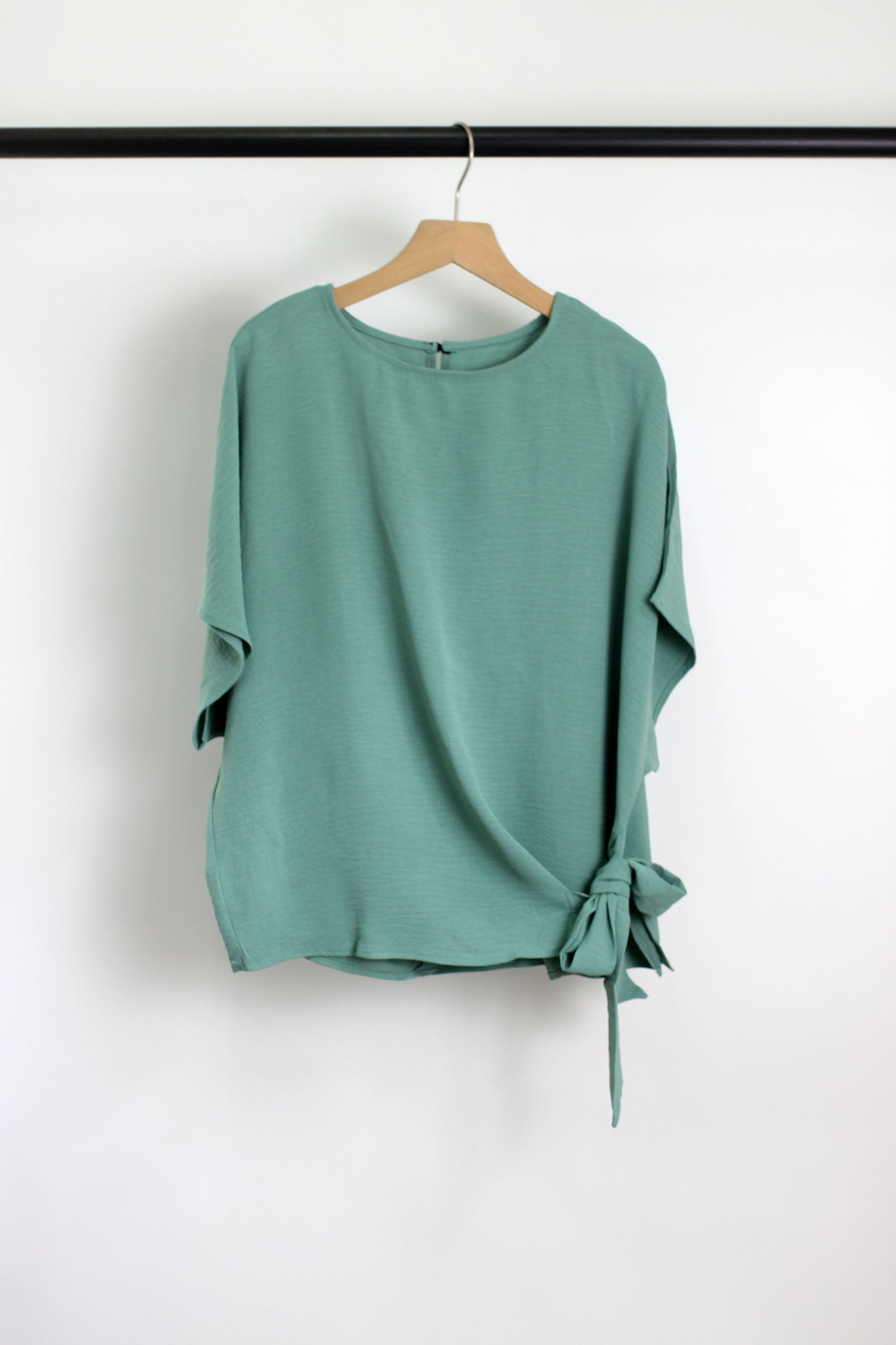 T2502AX36548 - Women's Side-Tie Blouse